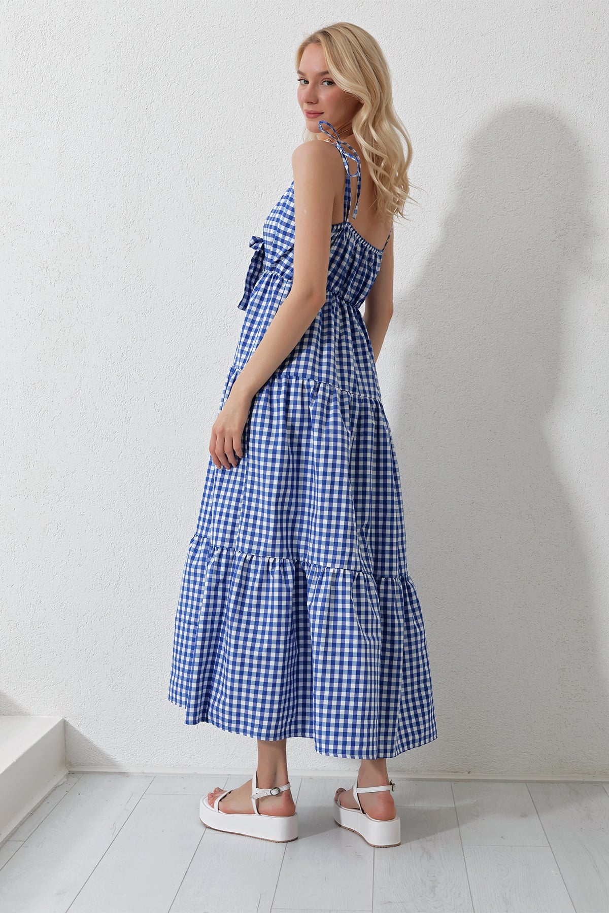 Askılı Kat Kat Volanlı Önü Bağcıklı Maxi Boy Poplin Dokuma Elbise - Saks