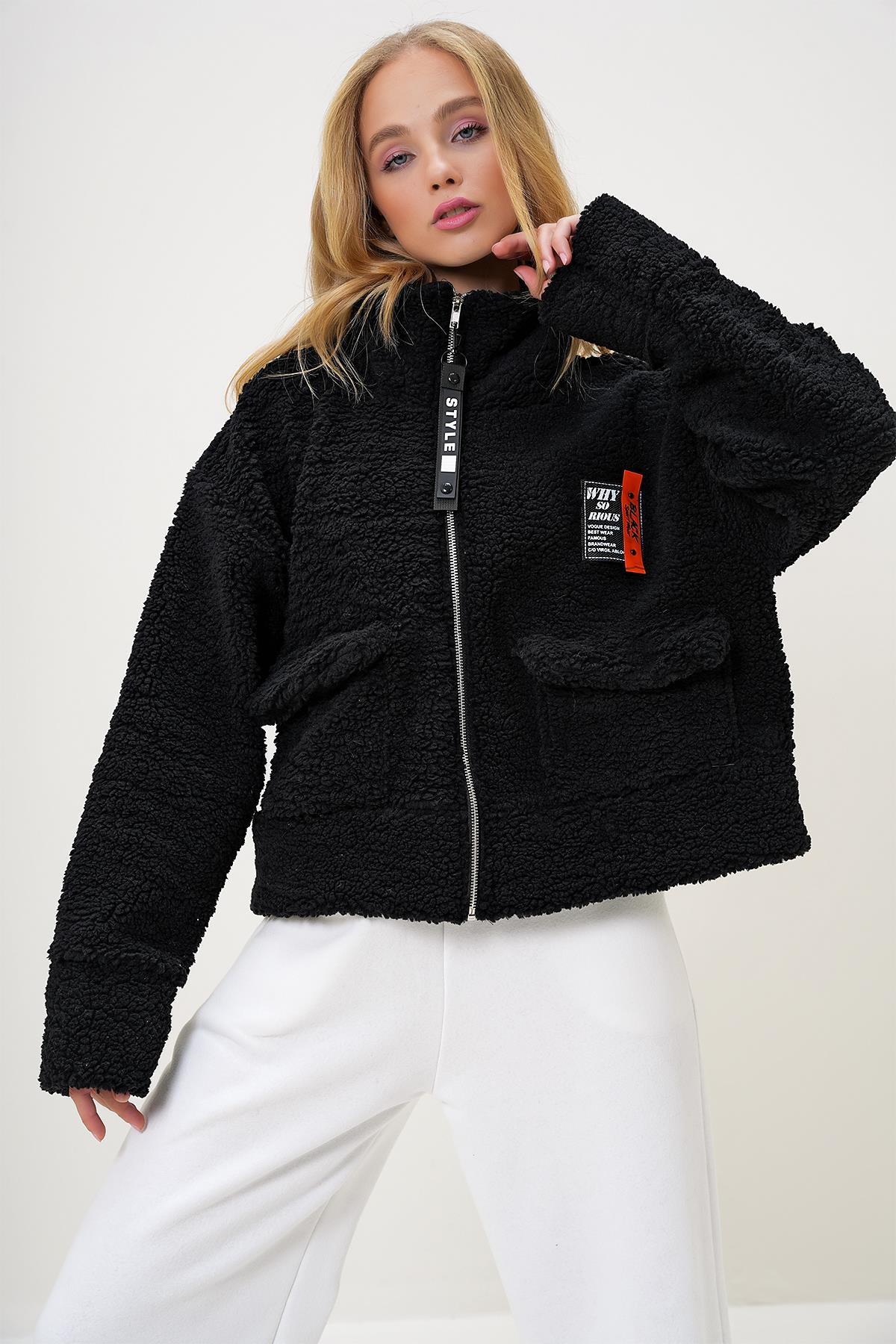BALIKÇI YAKA ÇİFT CEPLİ ÖNÜ FERMUARLI PELUŞ CROP CEKET - Siyah