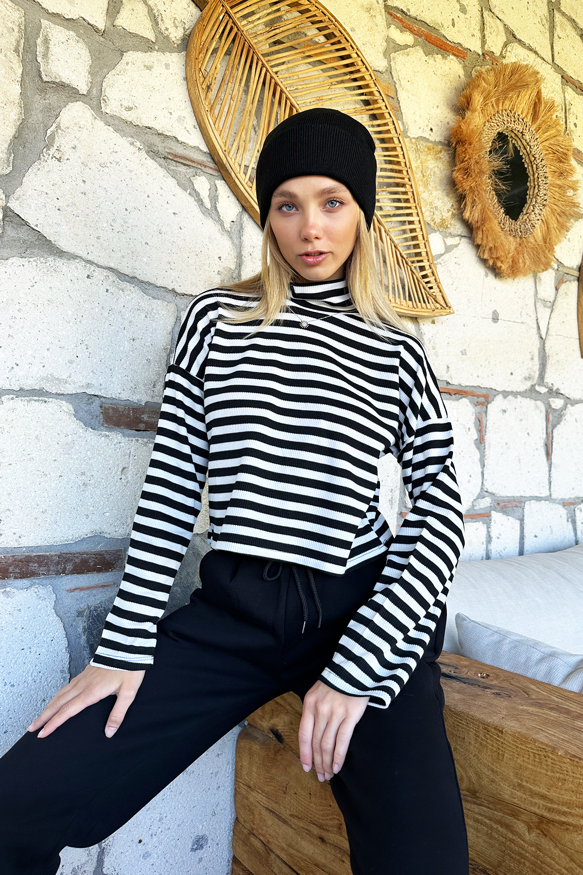 Balıkçı Yaka Çizgili Crop Bluz - Siyah Beyaz