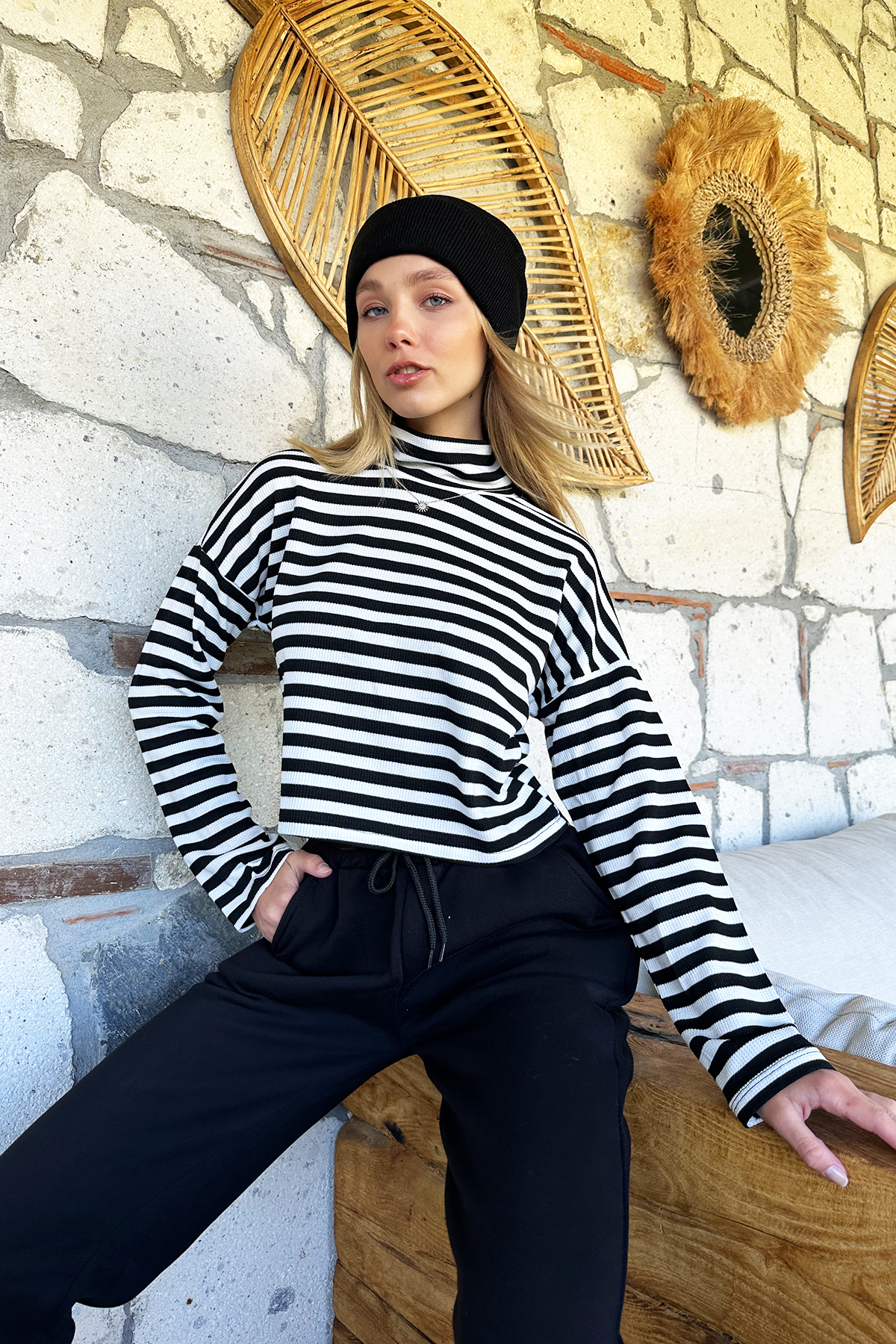 Balıkçı Yaka Çizgili Crop Bluz - Siyah Beyaz