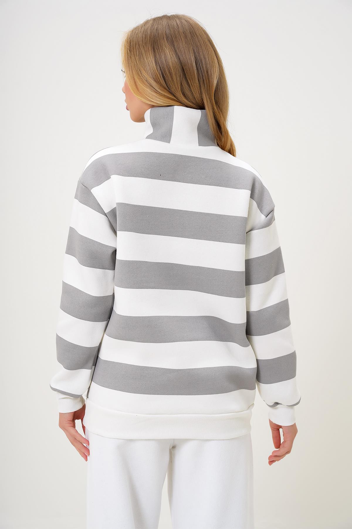 BALIKÇI YAKA ÖNÜ FERMUARLI ÇİZGİLİ ÜÇ İPLİK İÇİ ŞARDONLU KIŞLIK SWEATSHIRT - GRİ