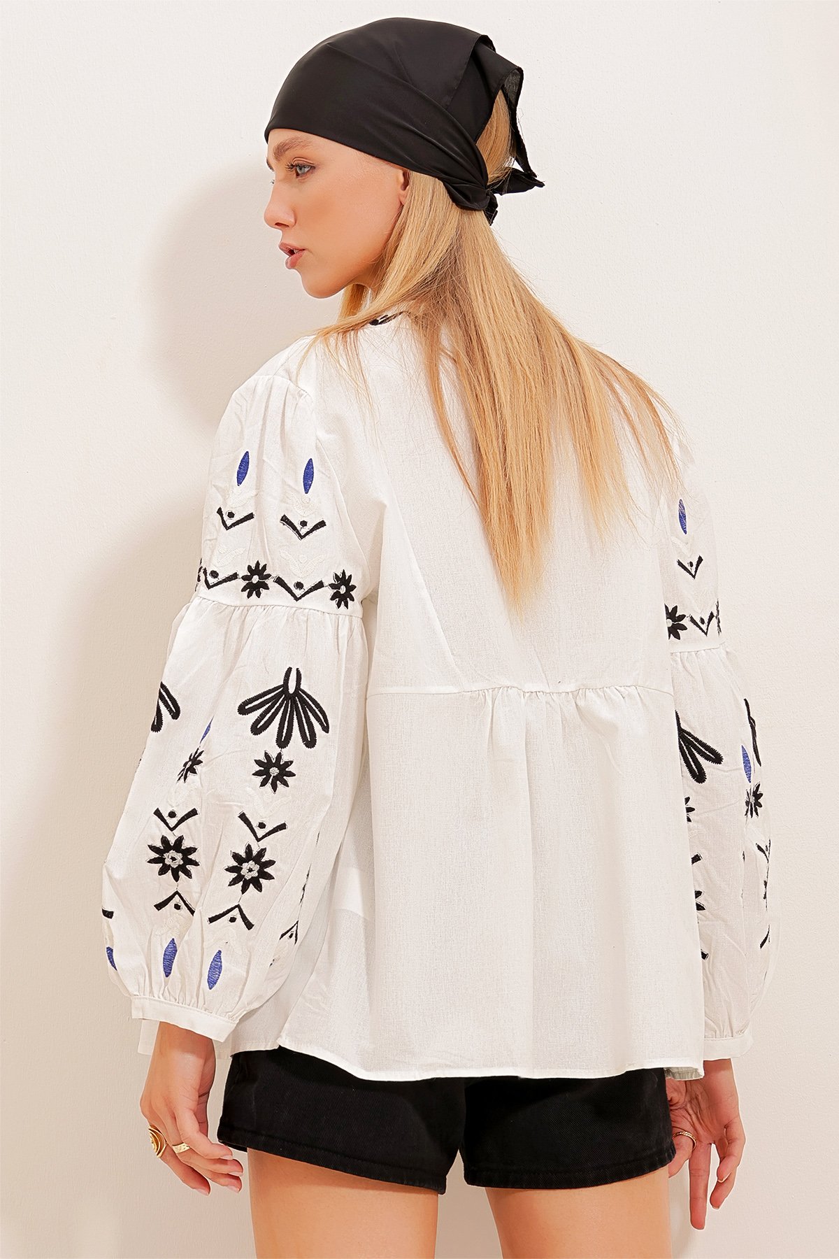 Balon Kol Nakışlı Ceket - Vanilya