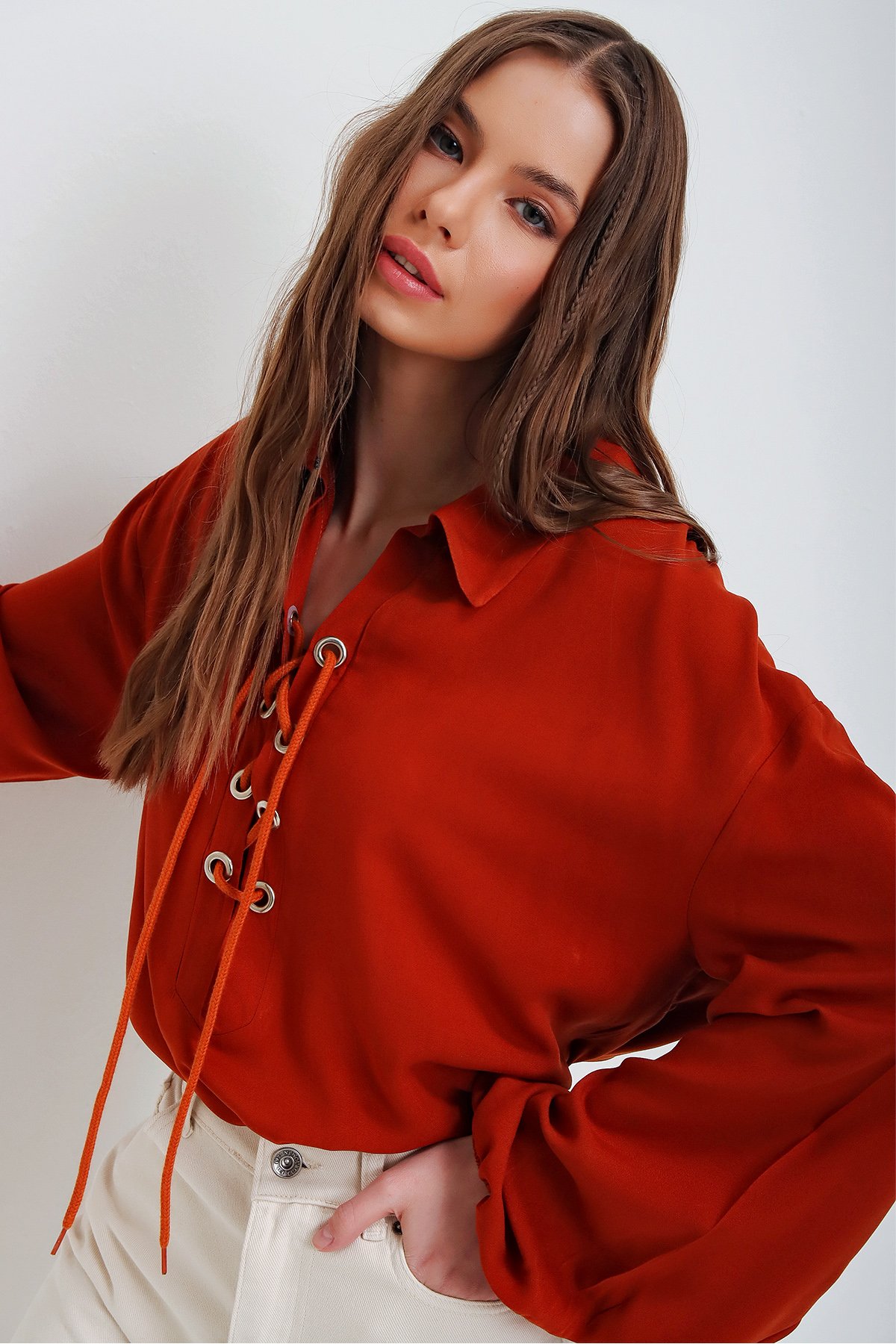 Balon Kollu Yakası Bağcıklı Oversize Dokuma Viscon Bluz - Kiremit