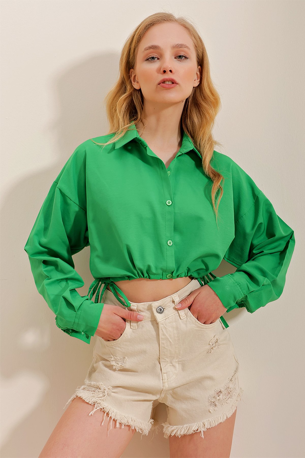 Beli Bağcıklı Poplin Crop Gömlek - Yeşil