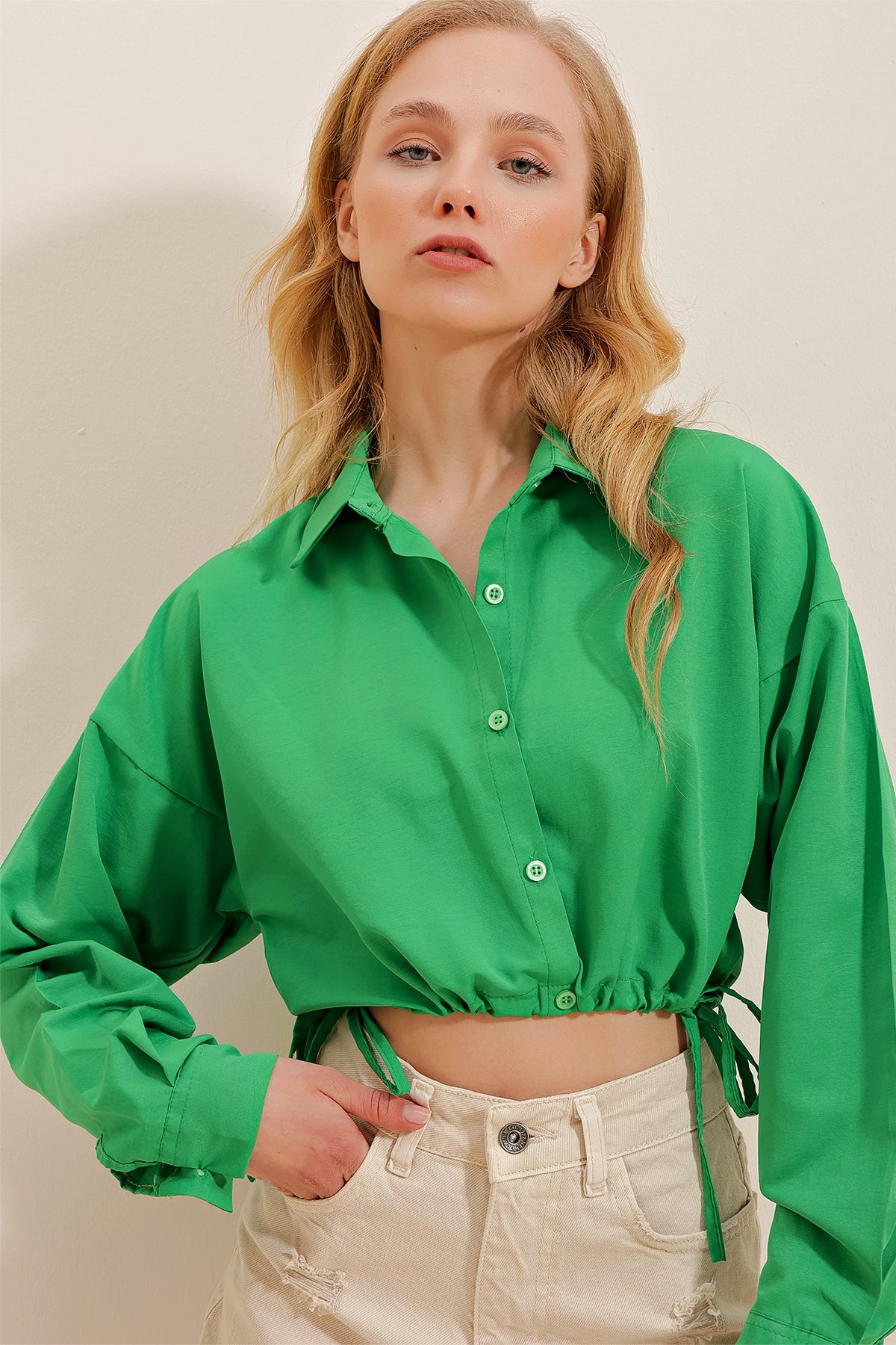 Beli Bağcıklı Poplin Crop Gömlek - Yeşil