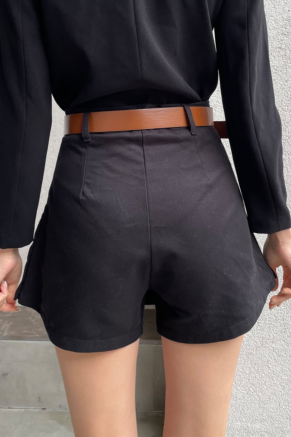 Beli Kemerli Pileli Gabardin Şort Etek - SİYAH
