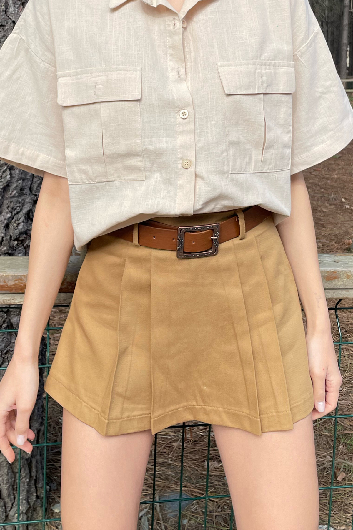 Beli Kemerli Pileli Gabardin Şort Etek - Camel
