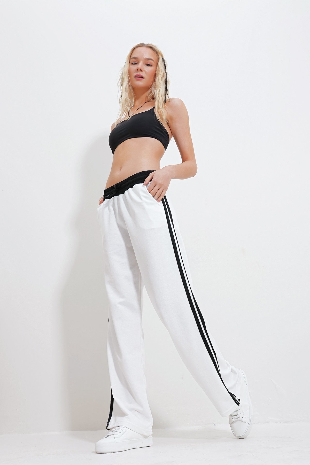 Beli Lastikli Çift Şeritli Pazalazzo Eşofman Altı - Beyaz