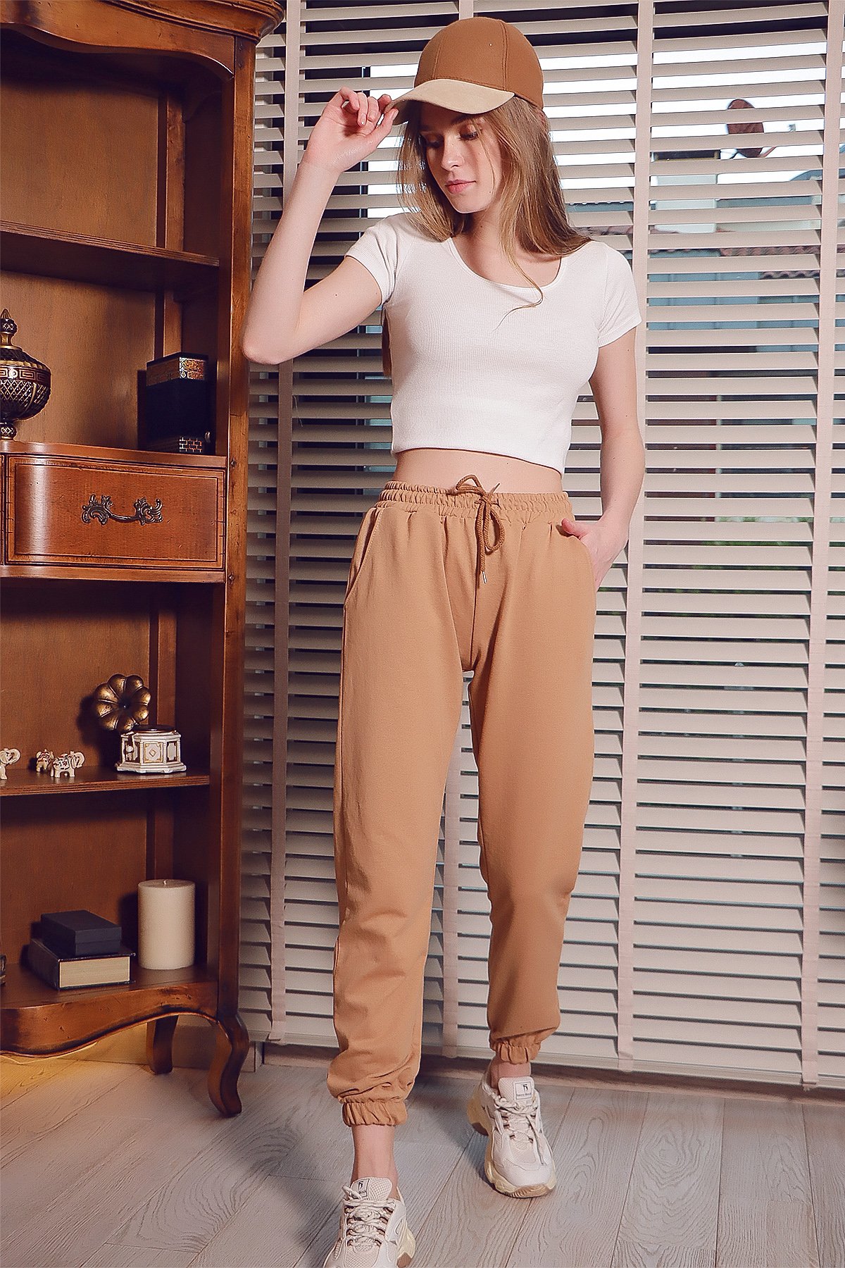 Beli Ve Paçası Lastikli Basic Eşofman Altı - Bisküvi