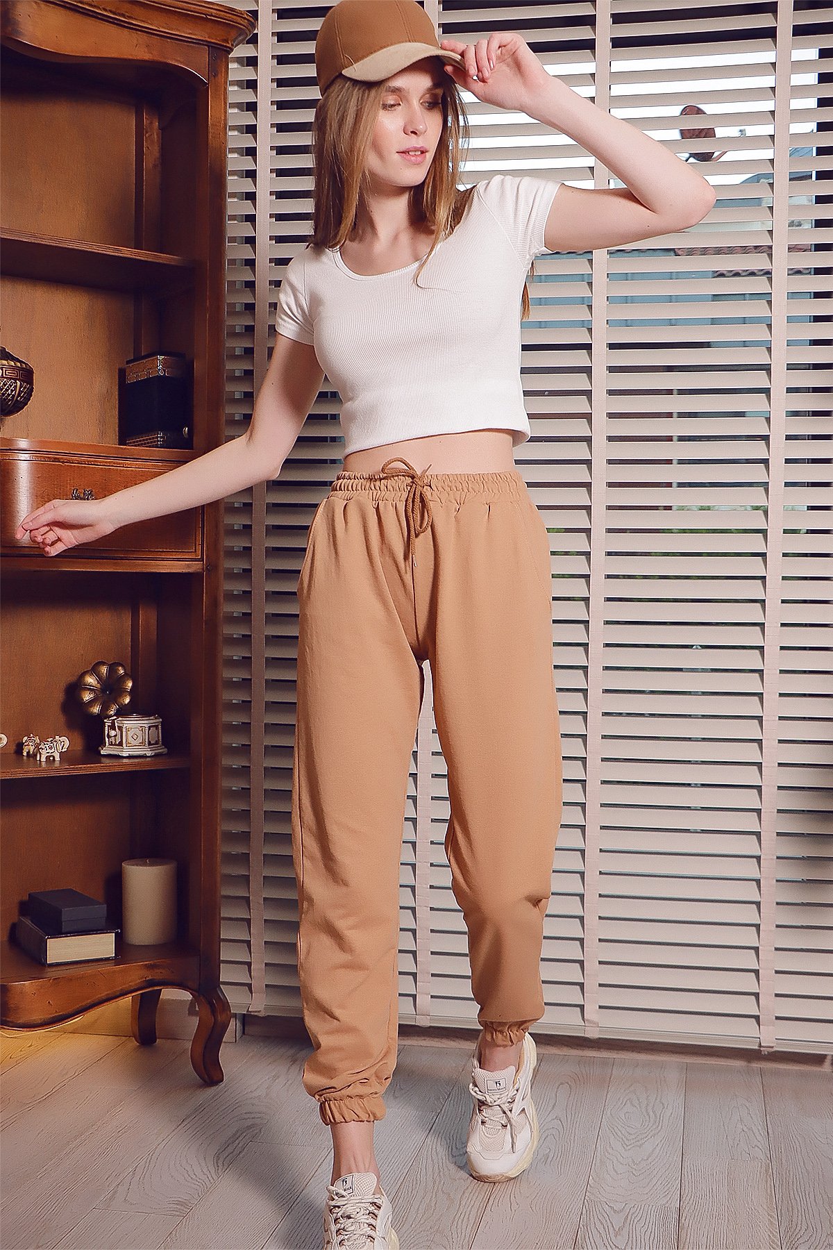 Beli Ve Paçası Lastikli Basic Eşofman Altı - Bisküvi