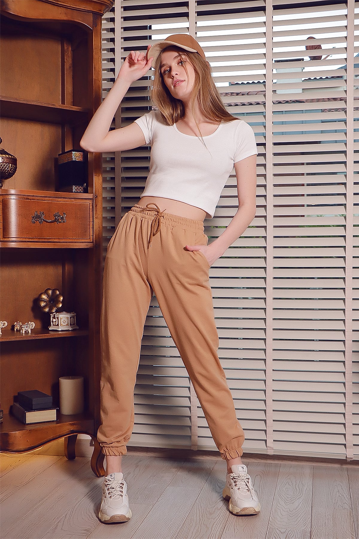 Beli Ve Paçası Lastikli Basic Eşofman Altı - Bisküvi