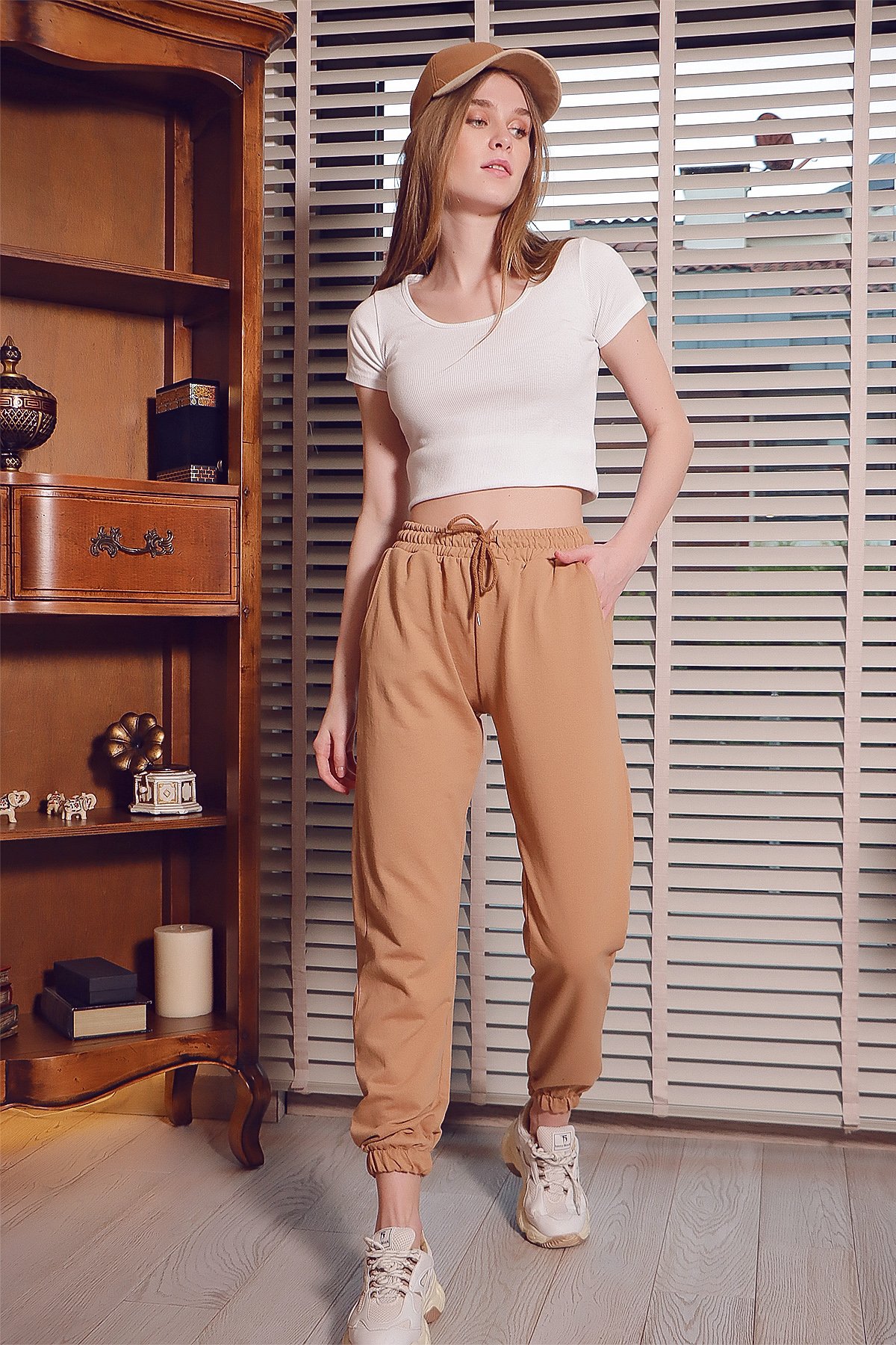 Beli Ve Paçası Lastikli Basic Eşofman Altı - Bisküvi