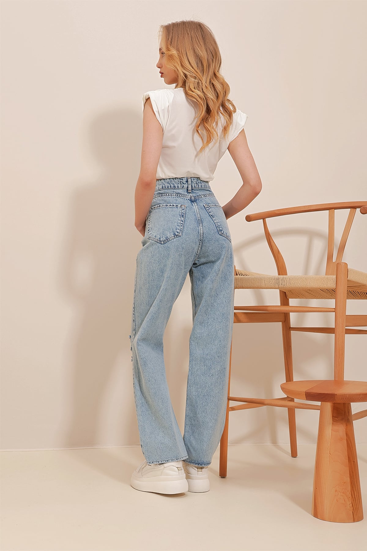 Beş Cepli Yüksek Bel Dizi Yırtıklı Wide Leg Jean Pantolon - Buz Mavi
