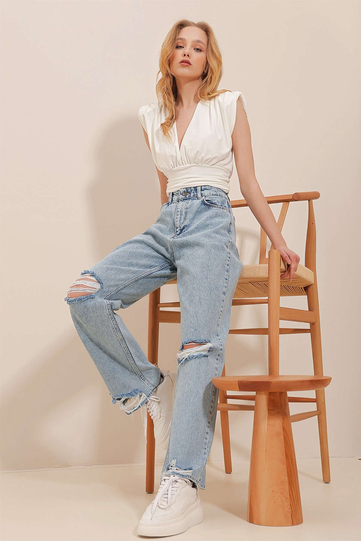 Beş Cepli Yüksek Bel Dizi Yırtıklı Wide Leg Jean Pantolon - Buz Mavi