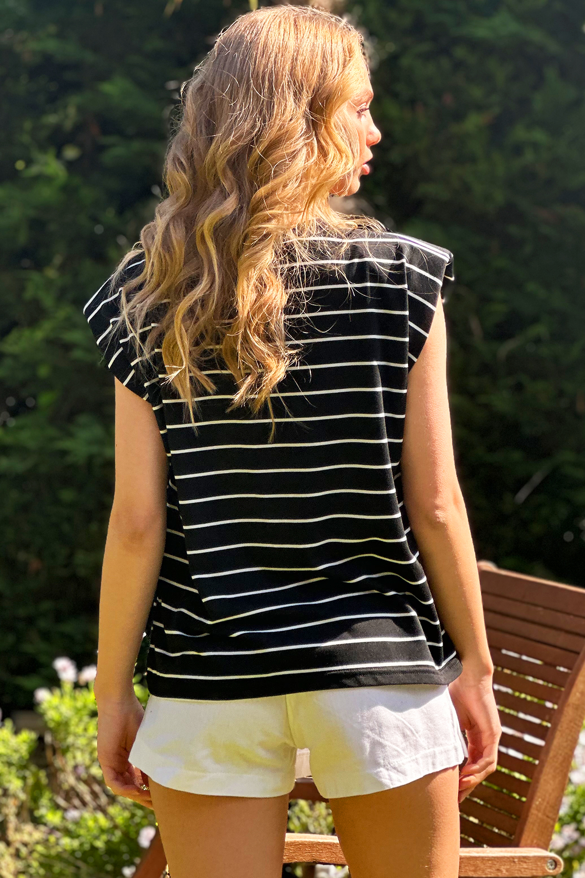 Bisiklet Ribana Yakalı Omuzları Vatkalı Çizgili T-Shirt - Siyah
