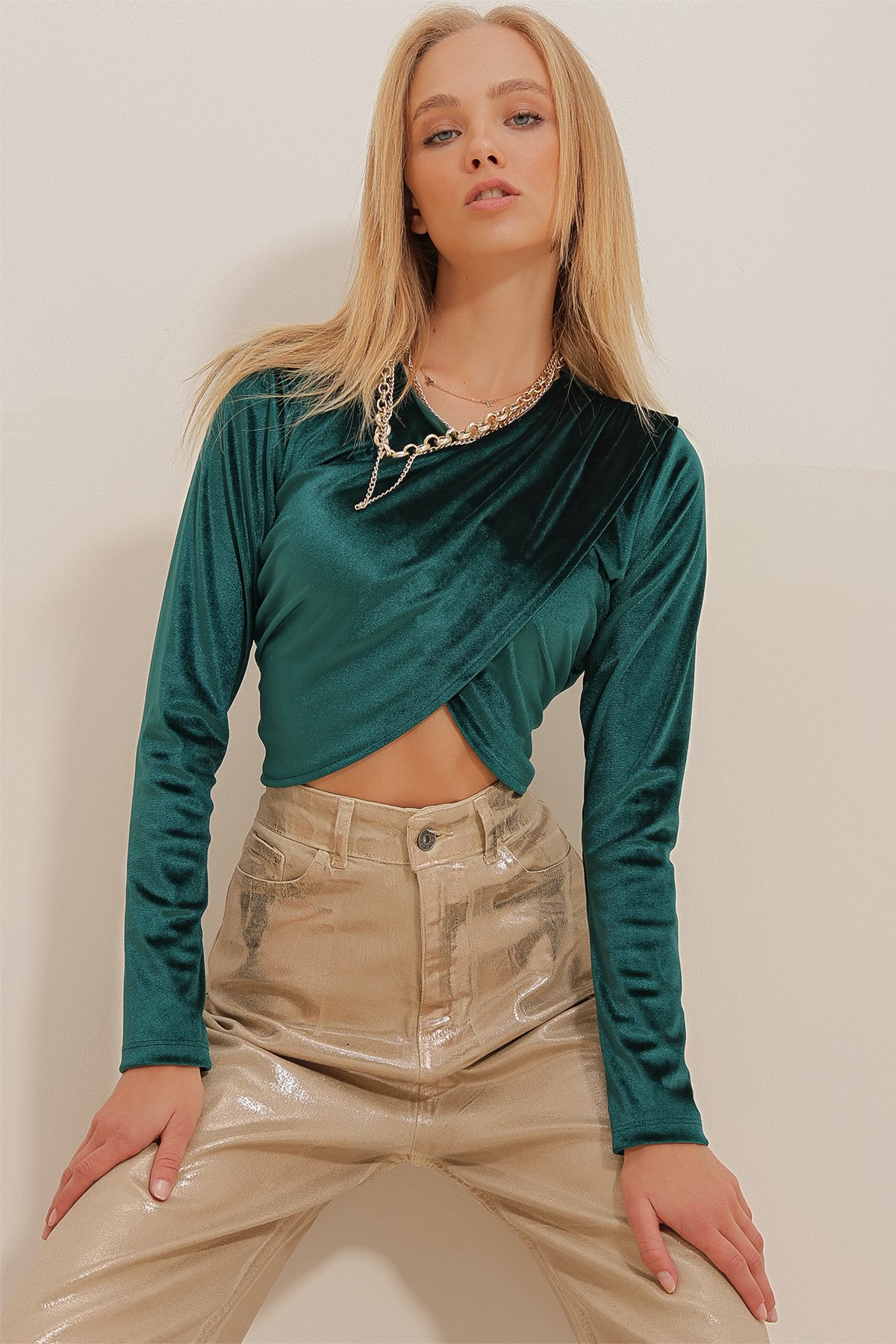 Bisiklet Yaka Anvelop Kadife Crop Bluz - Yeşil
