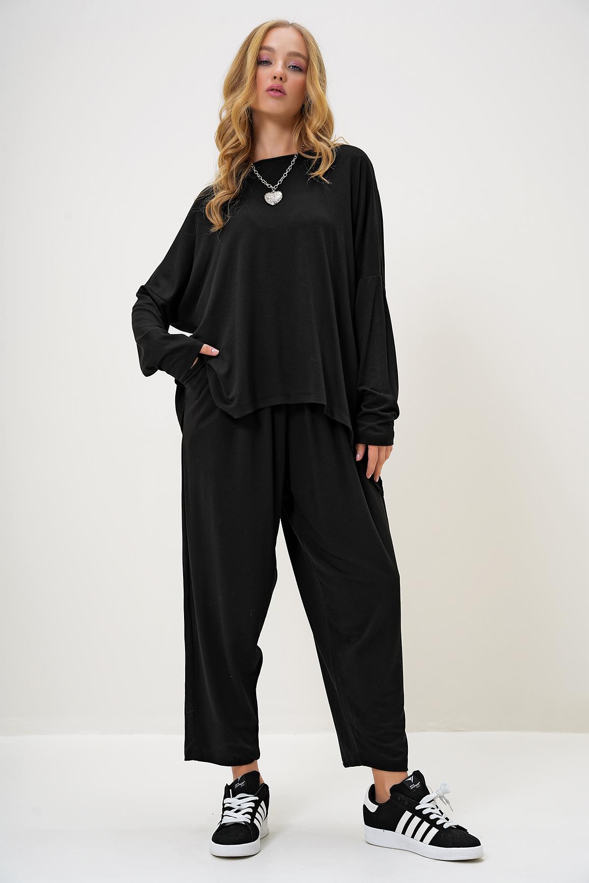 BİSİKLET YAKA ASİMETRİK KESİM OVERSİZE İKİ İPLİK SWEATSHIRT VE PANTOLON TAKIM - SİYAH