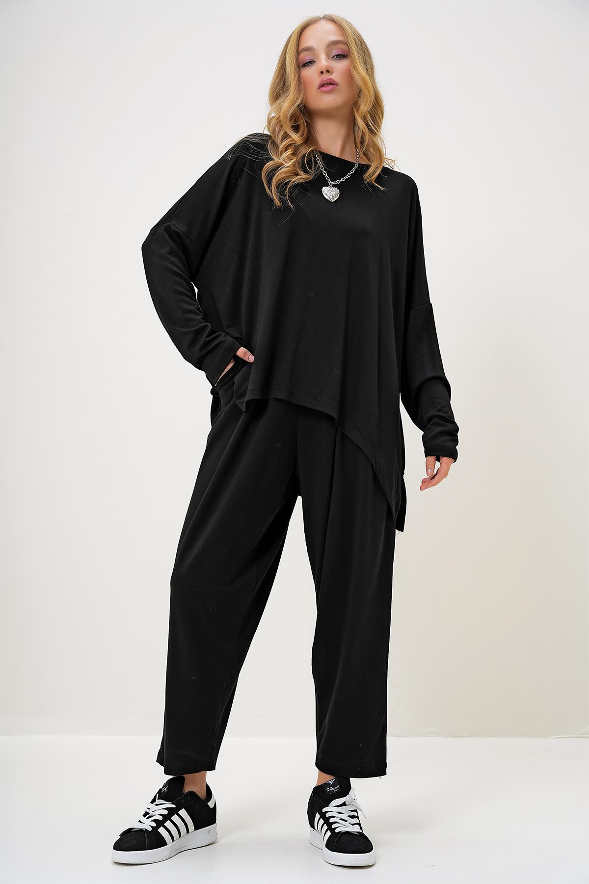 BİSİKLET YAKA ASİMETRİK KESİM OVERSİZE İKİ İPLİK SWEATSHIRT VE PANTOLON TAKIM - SİYAH