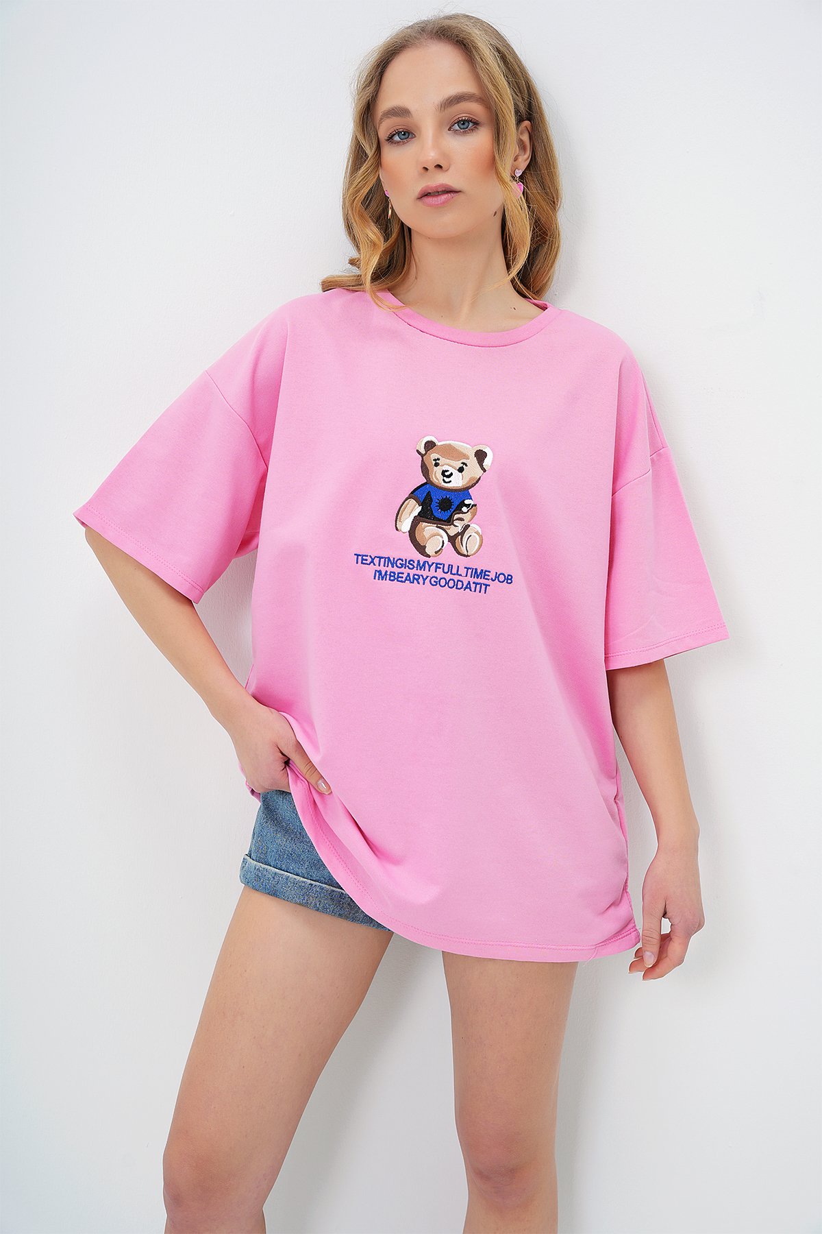 BİSİKLET YAKA AYICIK NAKIŞLI İKİ İPLİK T-SHIRT - PEMBE