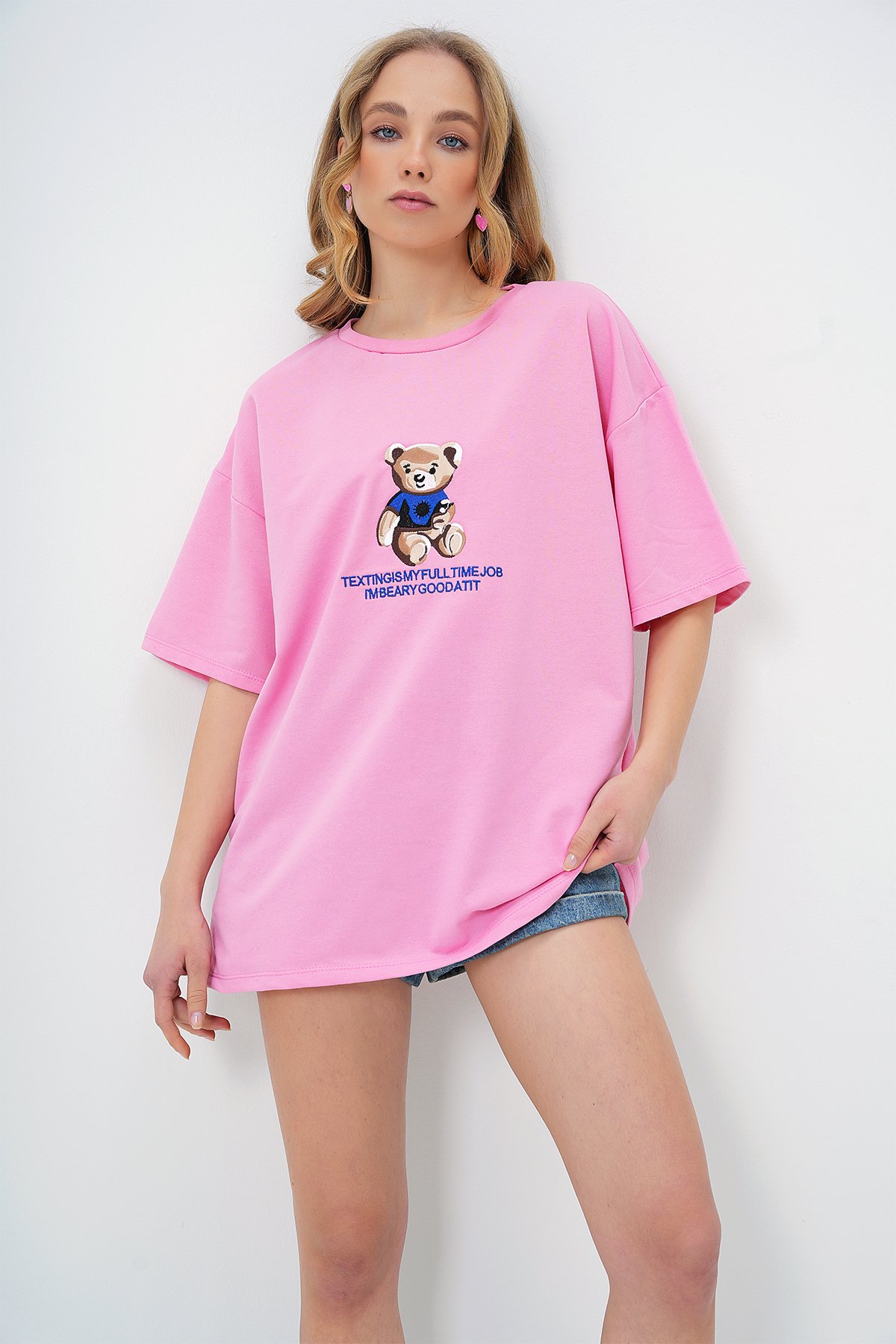 BİSİKLET YAKA AYICIK NAKIŞLI İKİ İPLİK T-SHIRT - PEMBE