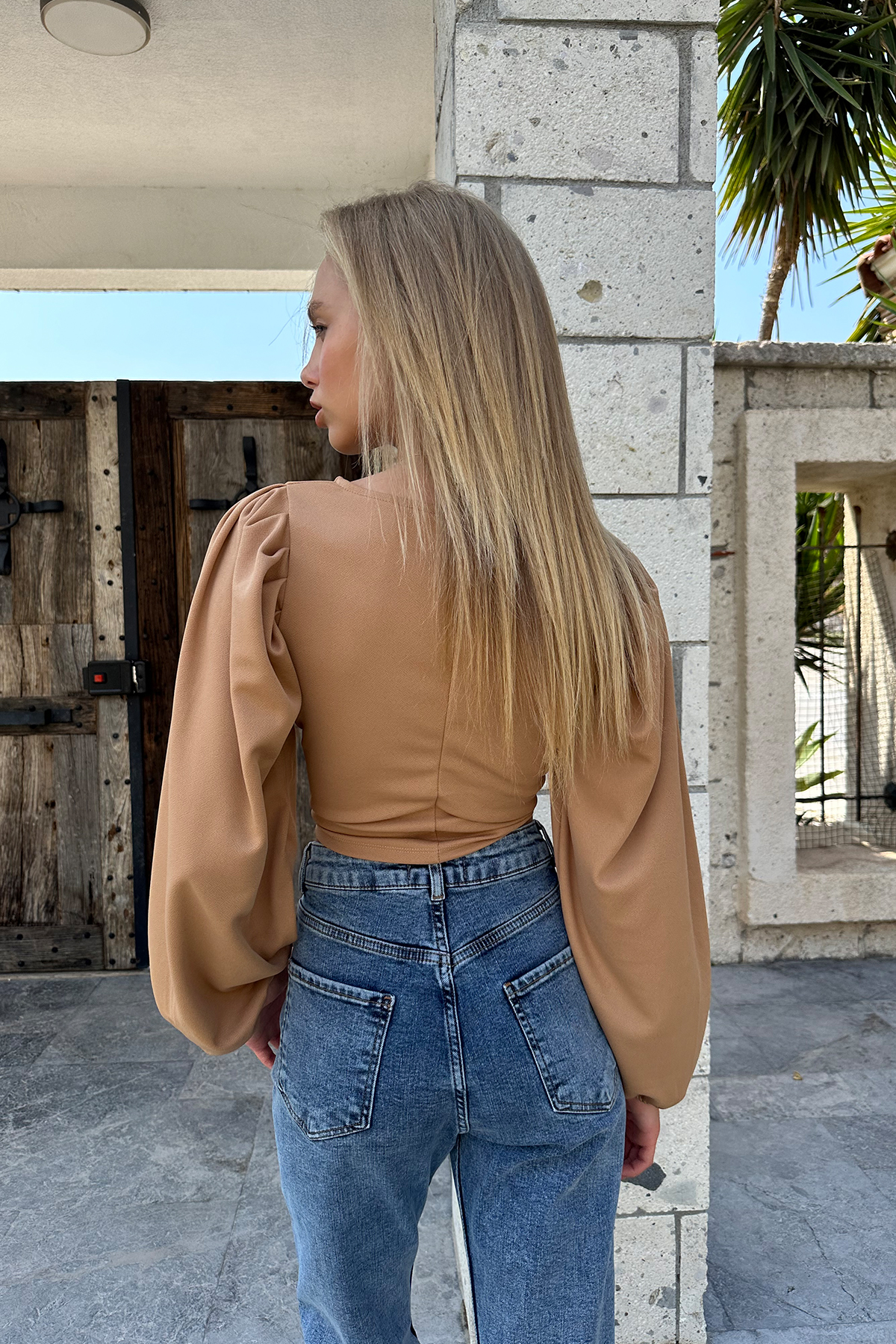 Bisiklet Yaka Balon Kol Kuş Gözü Detaylı Örme Crop Bluz - Bisküvi