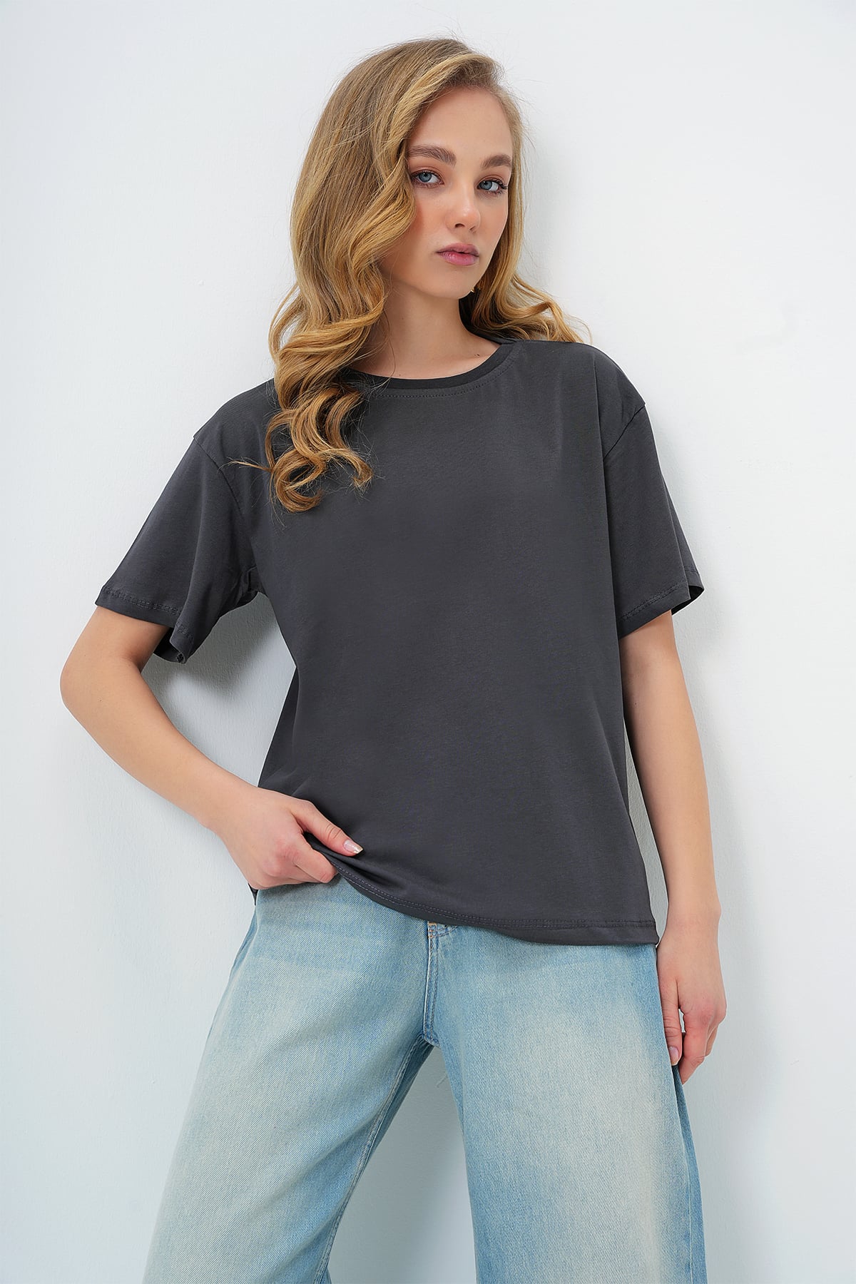 BİSİKLET YAKA BASİC T-SHIRT - ANTRASİT