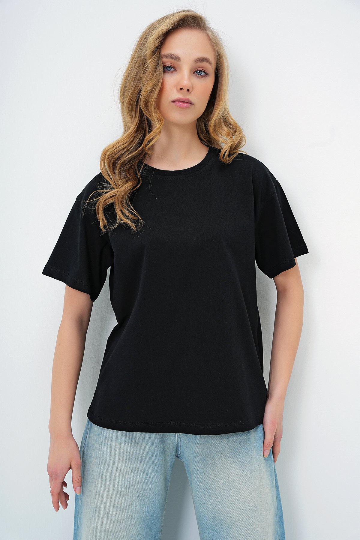 BİSİKLET YAKA BASİC T-SHIRT - SİYAH