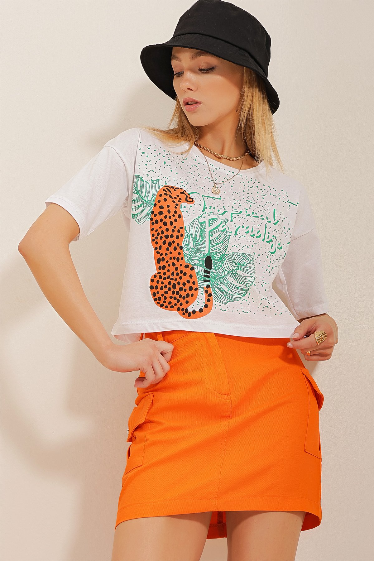 Bisiklet Yaka Baskılı Crop T-Shirt - Beyaz
