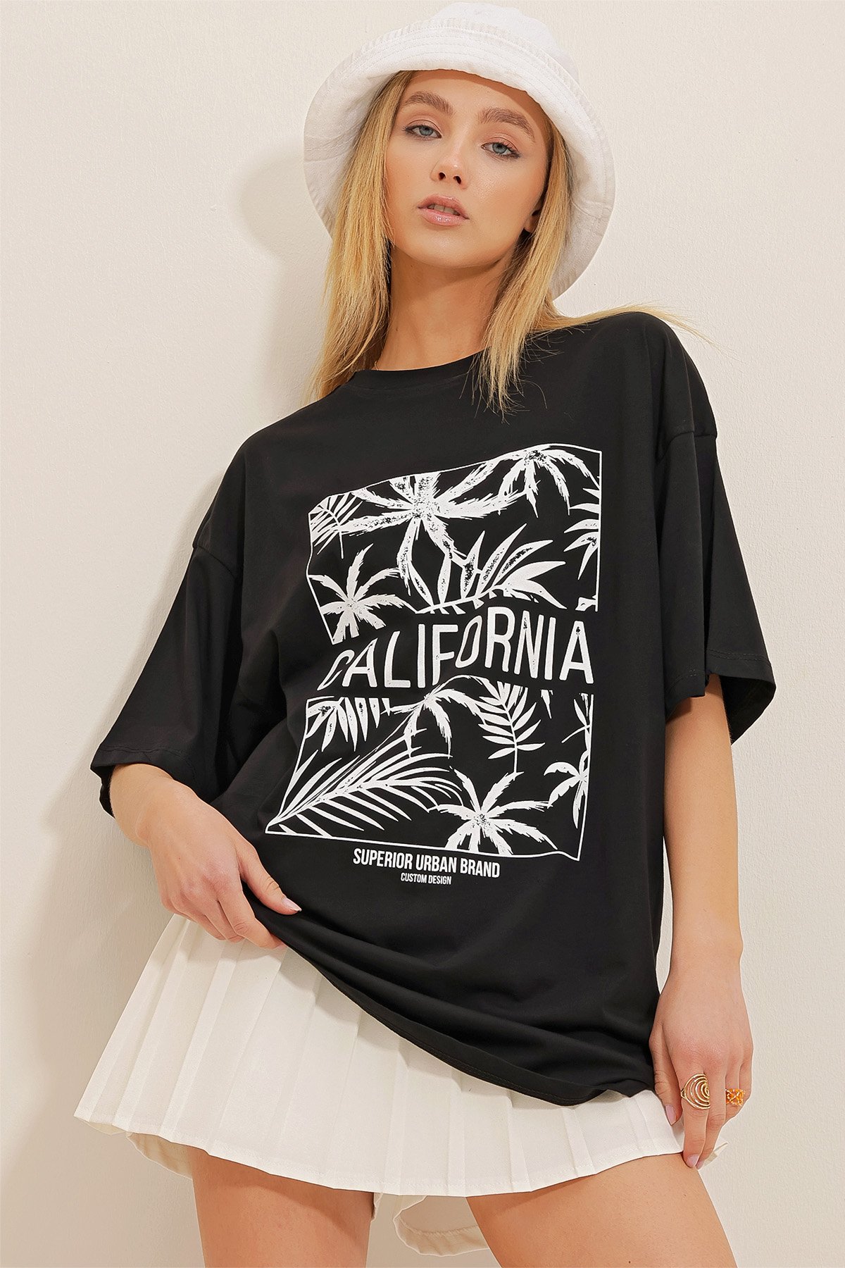 Bisiklet Yaka Baskılı Oversize T-Shirt - Siyah
