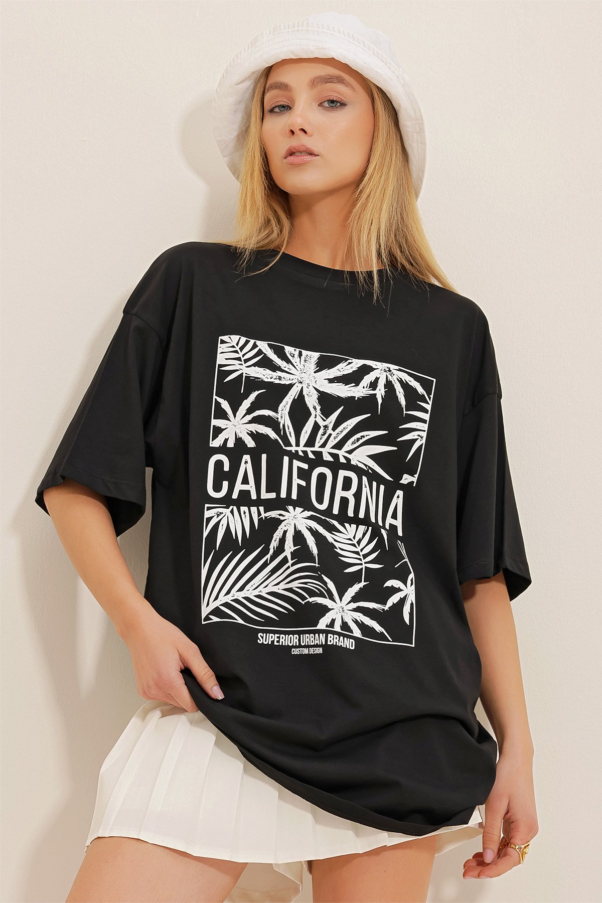 Bisiklet Yaka Baskılı Oversize T-Shirt - Siyah