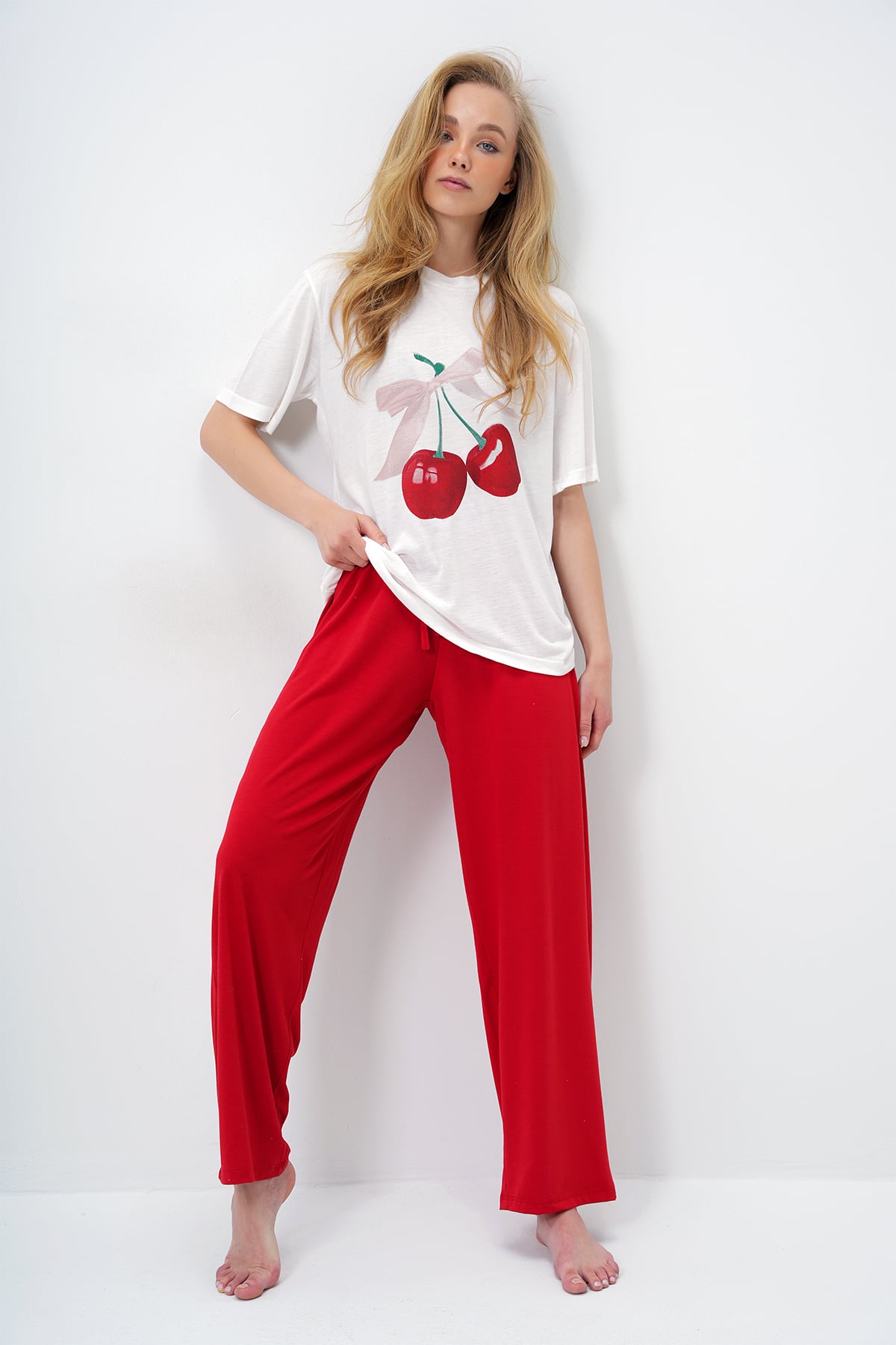 Bisiklet Yaka Baskılı T-Shirt Ve Düz Renk Pantolonlu Pijama Takımı - BORDO