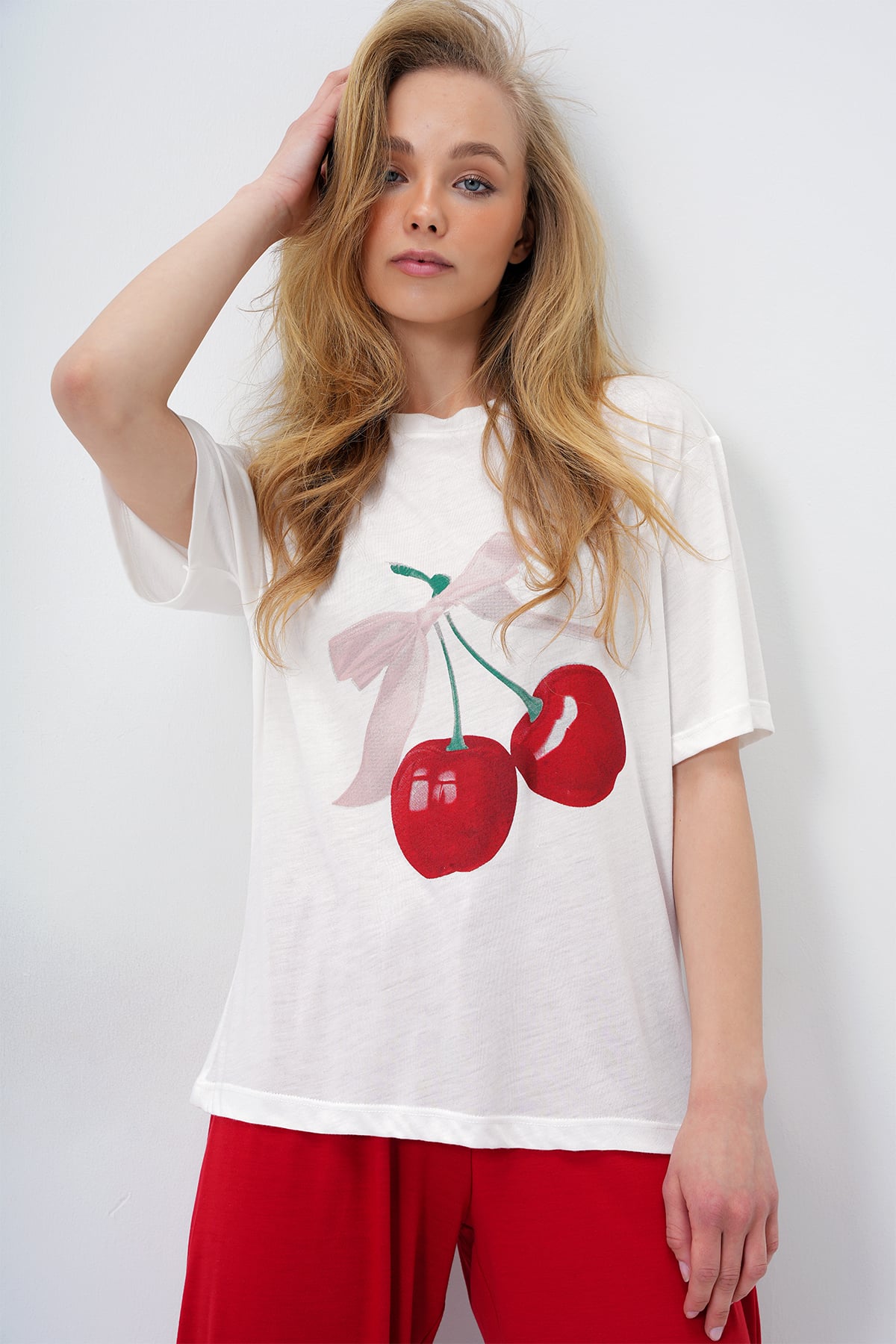 Bisiklet Yaka Baskılı T-Shirt Ve Düz Renk Pantolonlu Pijama Takımı - BORDO