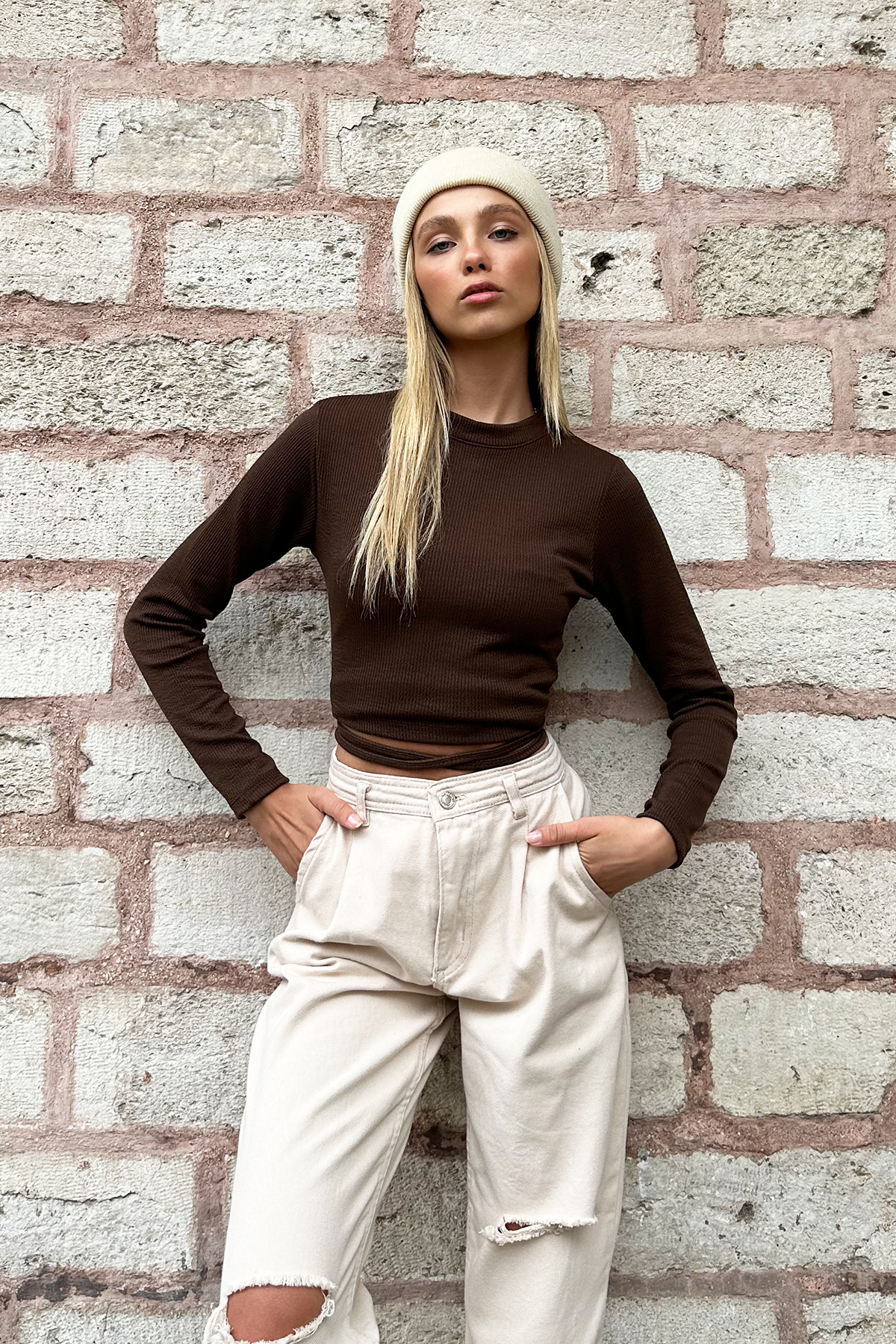 Bisiklet Yaka Beli Bağlamalı Crop Bluz - Kahve