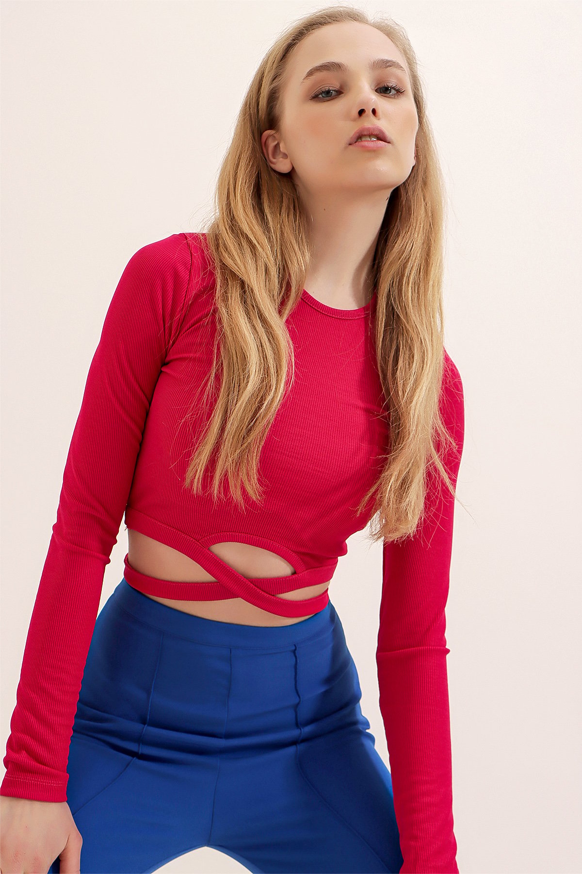 Bisiklet Yaka Beli Bant Detaylı Crop Bluz - Fuşya