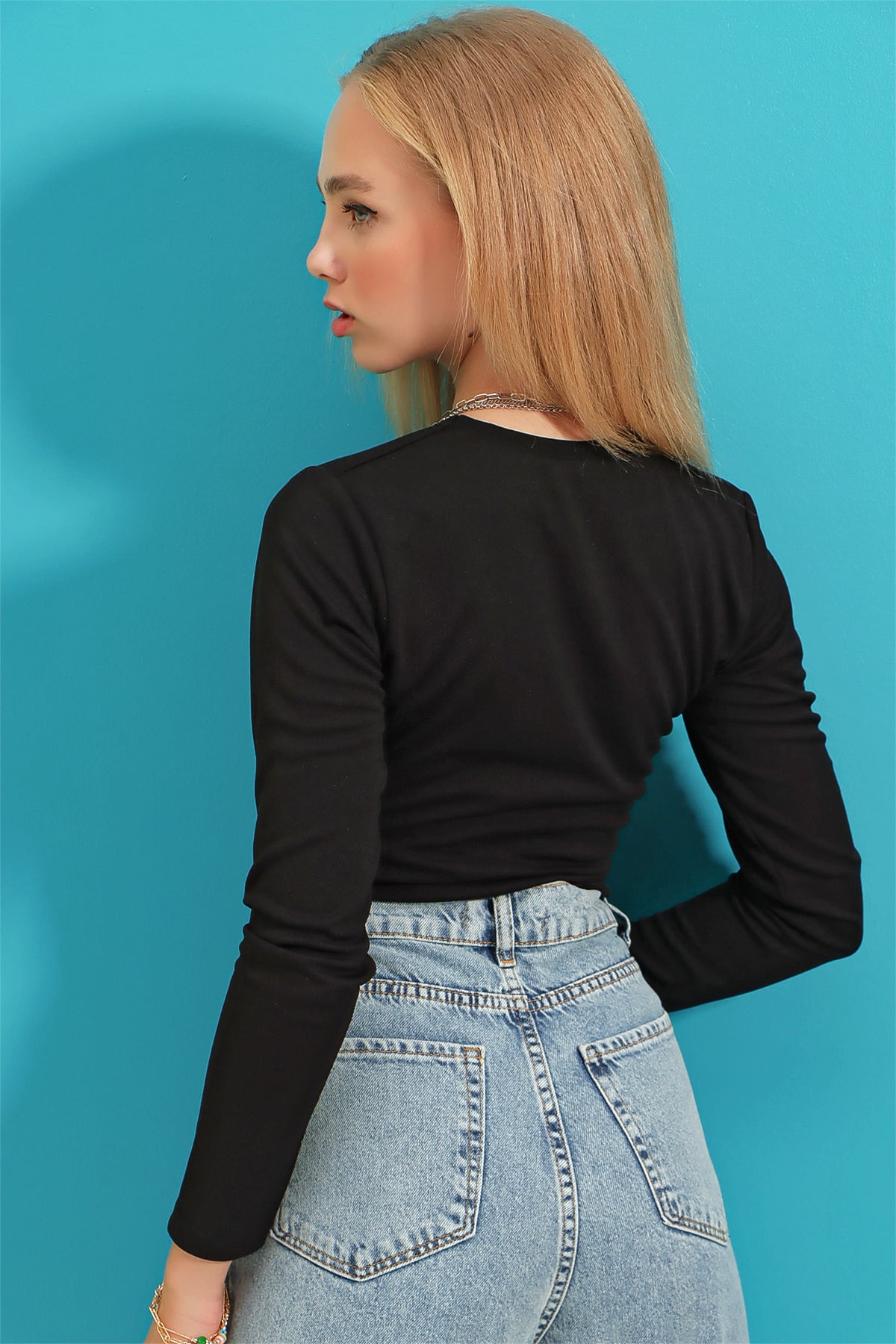Bisiklet Yaka Beli Bant Geçişli Crop Bluz - Siyah