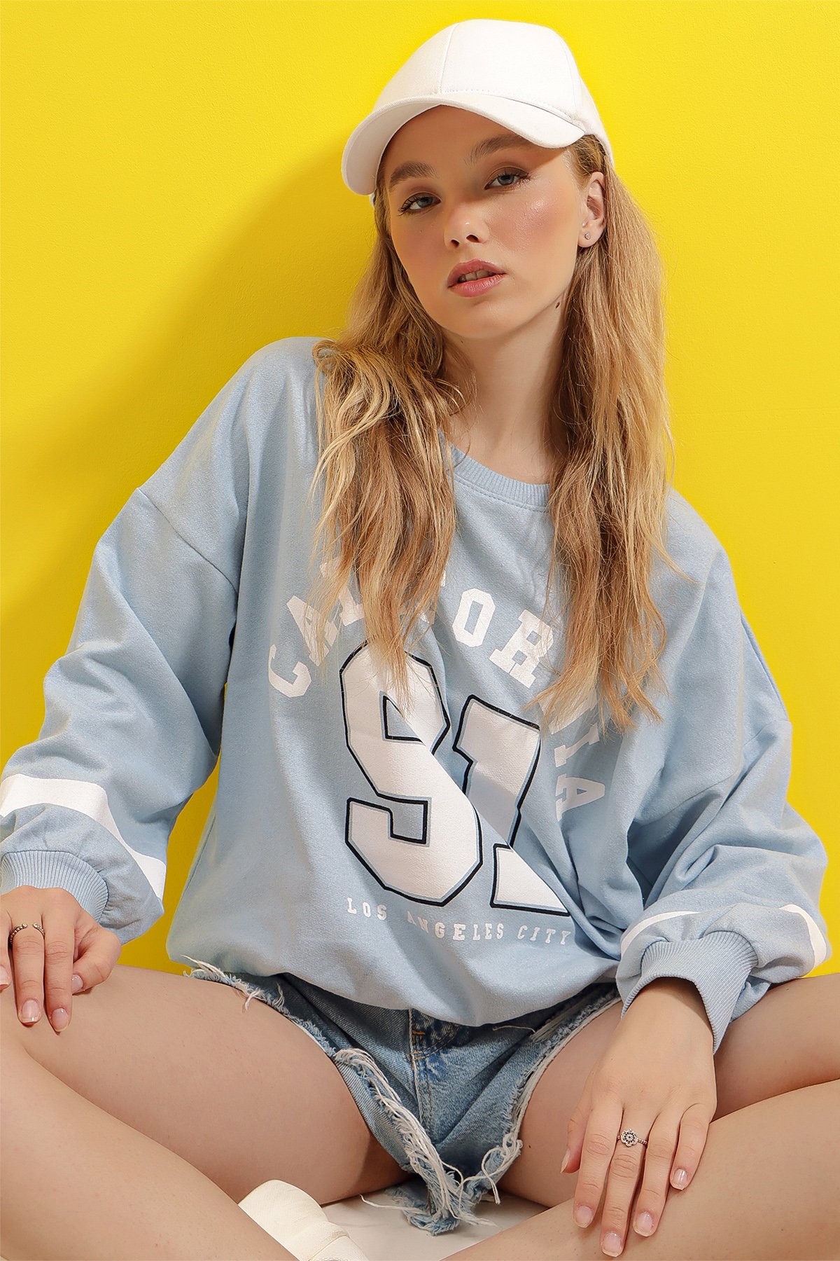 Bisiklet Yaka California Baskılı Kolu Şeritli Sweatshirt - Bebe Mavi