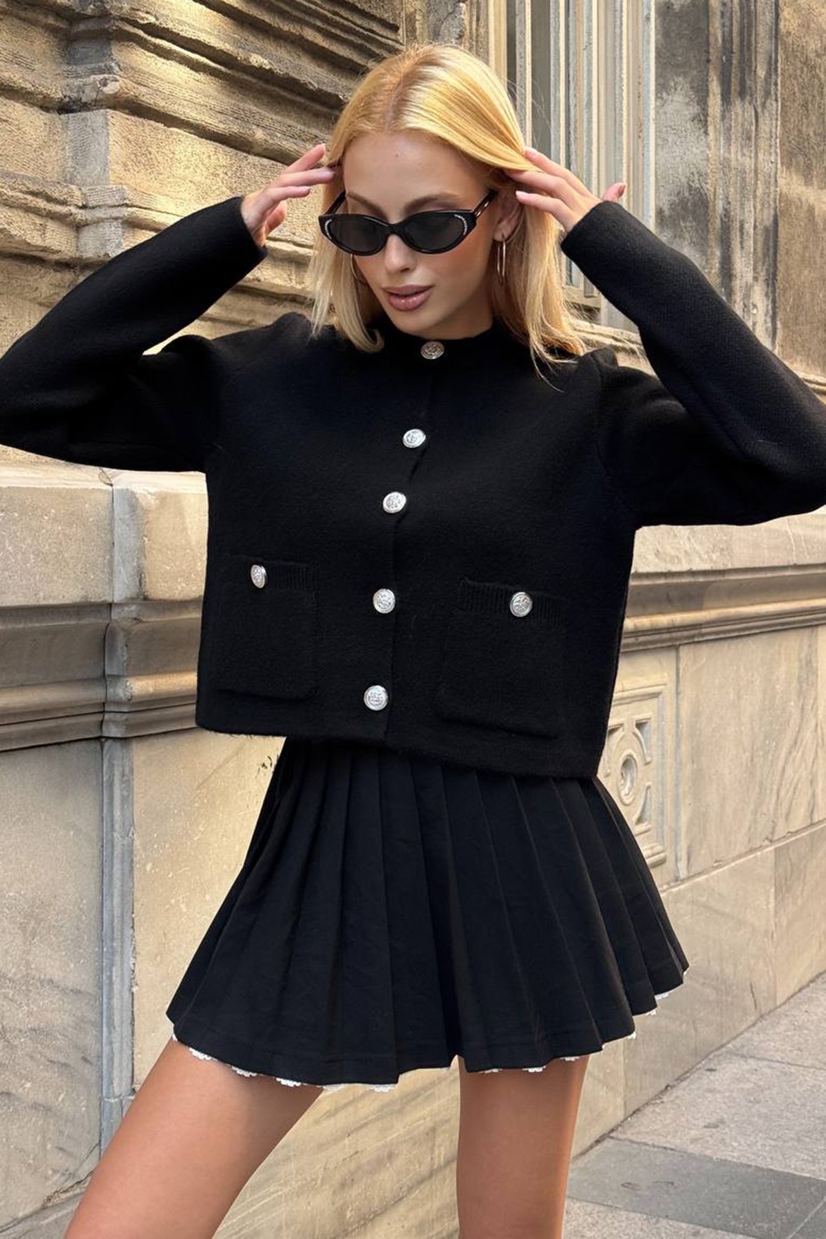 Bisiklet Yaka Çift Cepli Düğmeli Triko Hırka - SİYAH