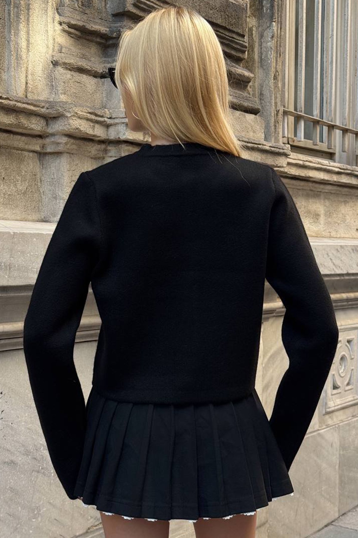 Bisiklet Yaka Çift Cepli Düğmeli Triko Hırka - SİYAH