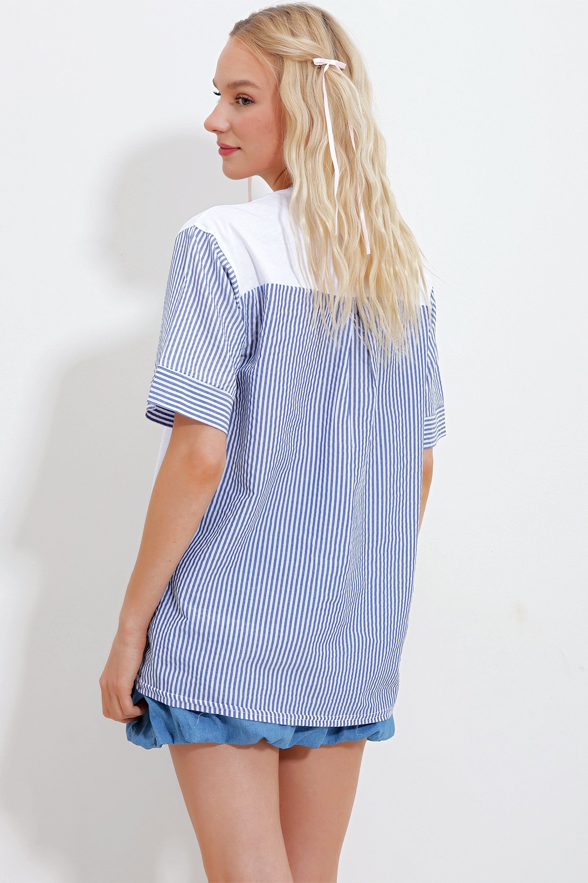 Bisiklet Yaka Çizgi Garnili Oversize T-Shirt - Beyaz