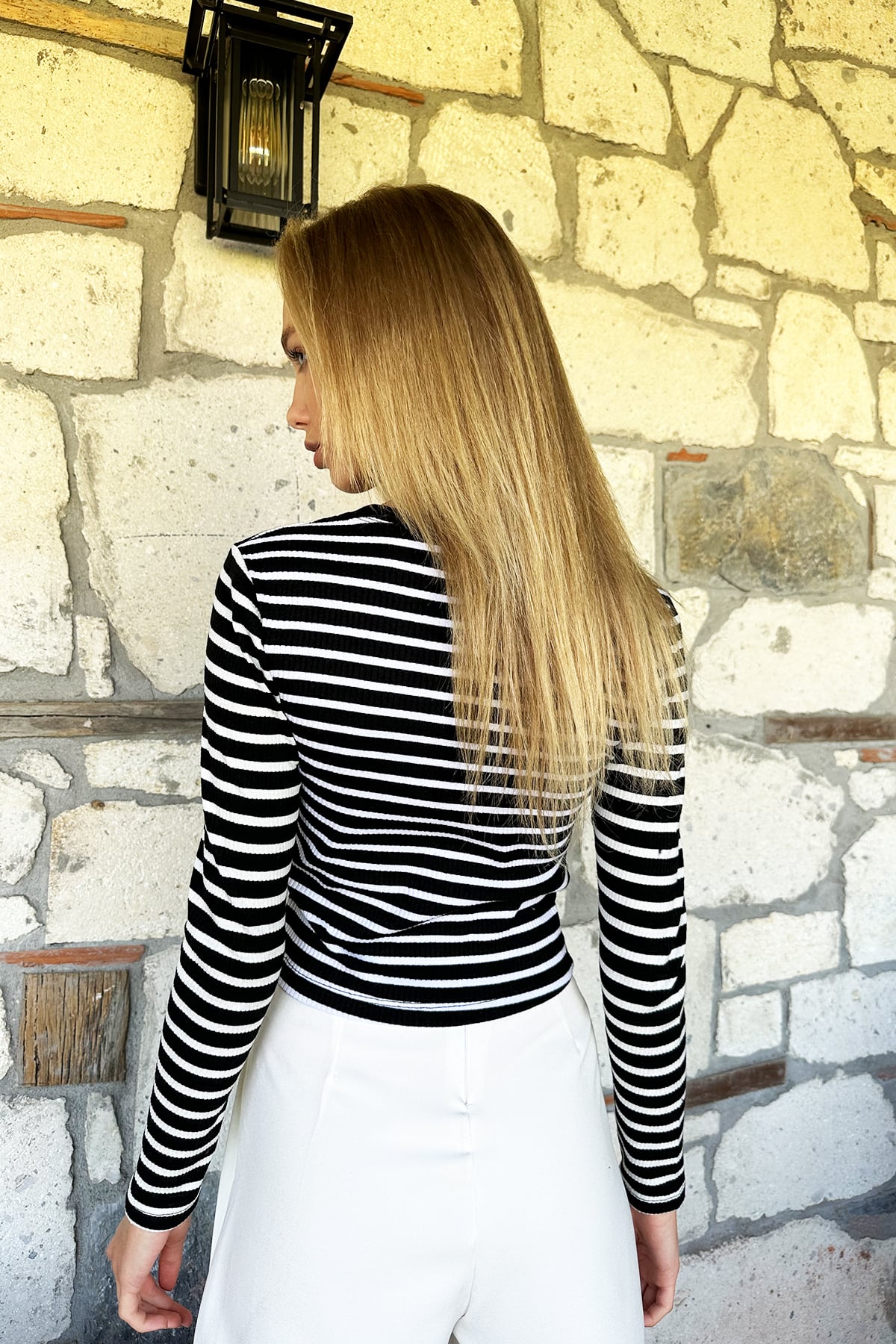 Bisiklet Yaka Çizgili Crop Bluz - Siyah