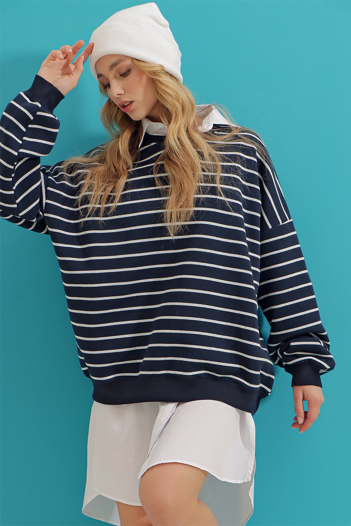 Bisiklet Yaka Çizgili İçi Polarlı Oversize Sweatshirt - Lacivert
