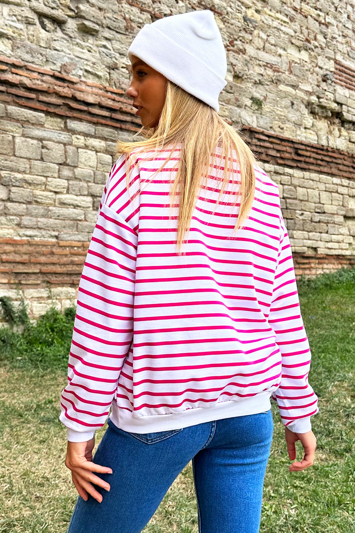 Bisiklet Yaka Çizgili Mevsimlik Oversize Sweatshirt - Fuşya-Beyaz
