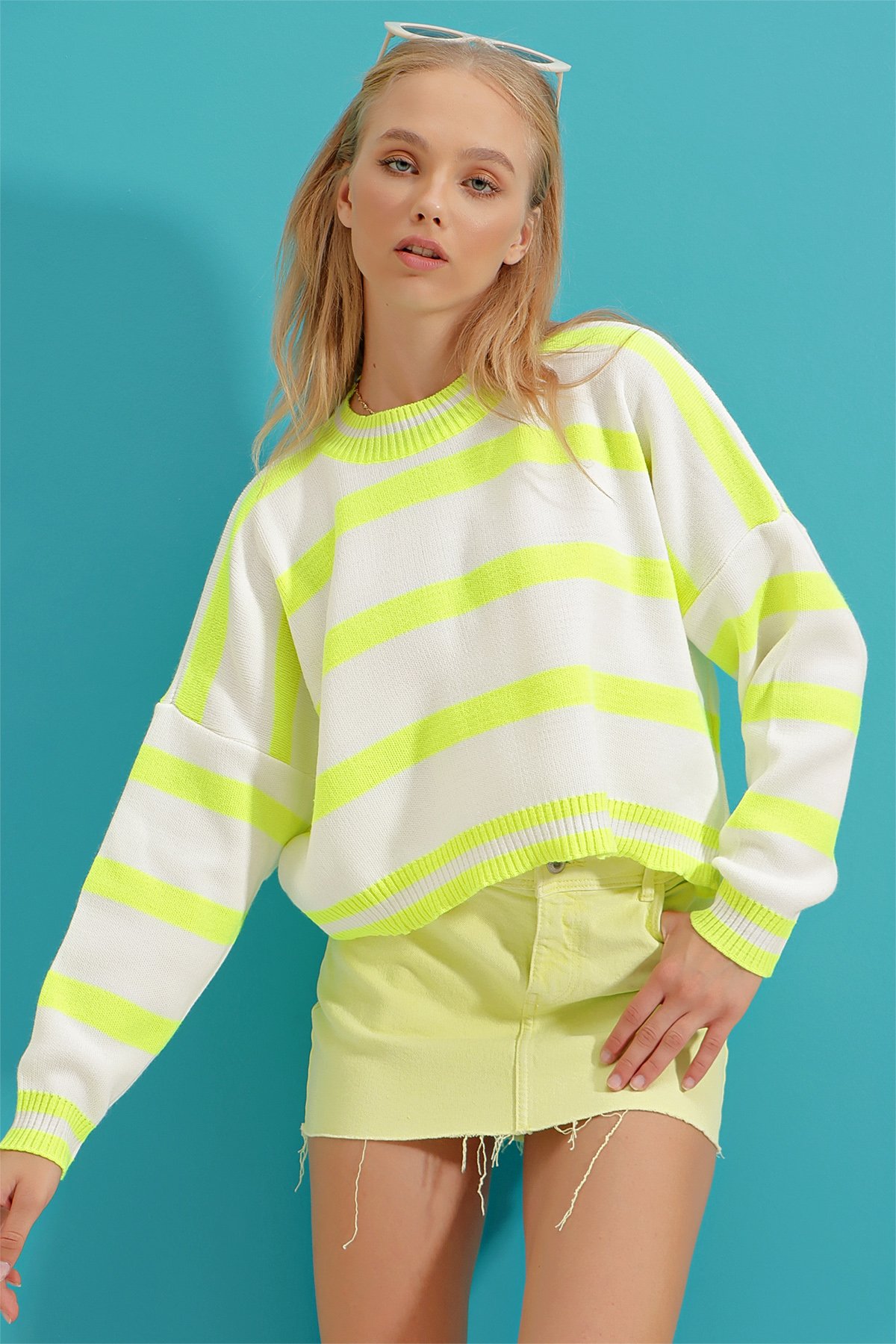 Bisiklet Yaka Çizgili Oversize Sweatshirt - Neon Yeşili