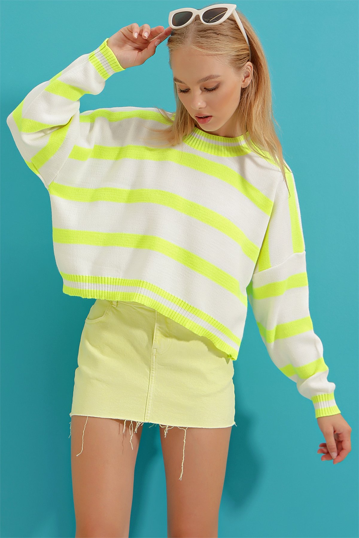 Bisiklet Yaka Çizgili Oversize Sweatshirt - Neon Yeşili
