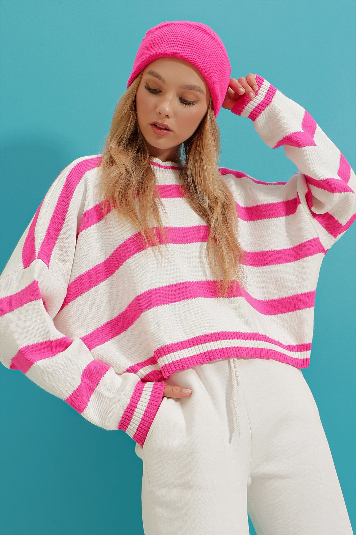 Bisiklet Yaka Çizgili Oversize Sweatshirt - Fuşya