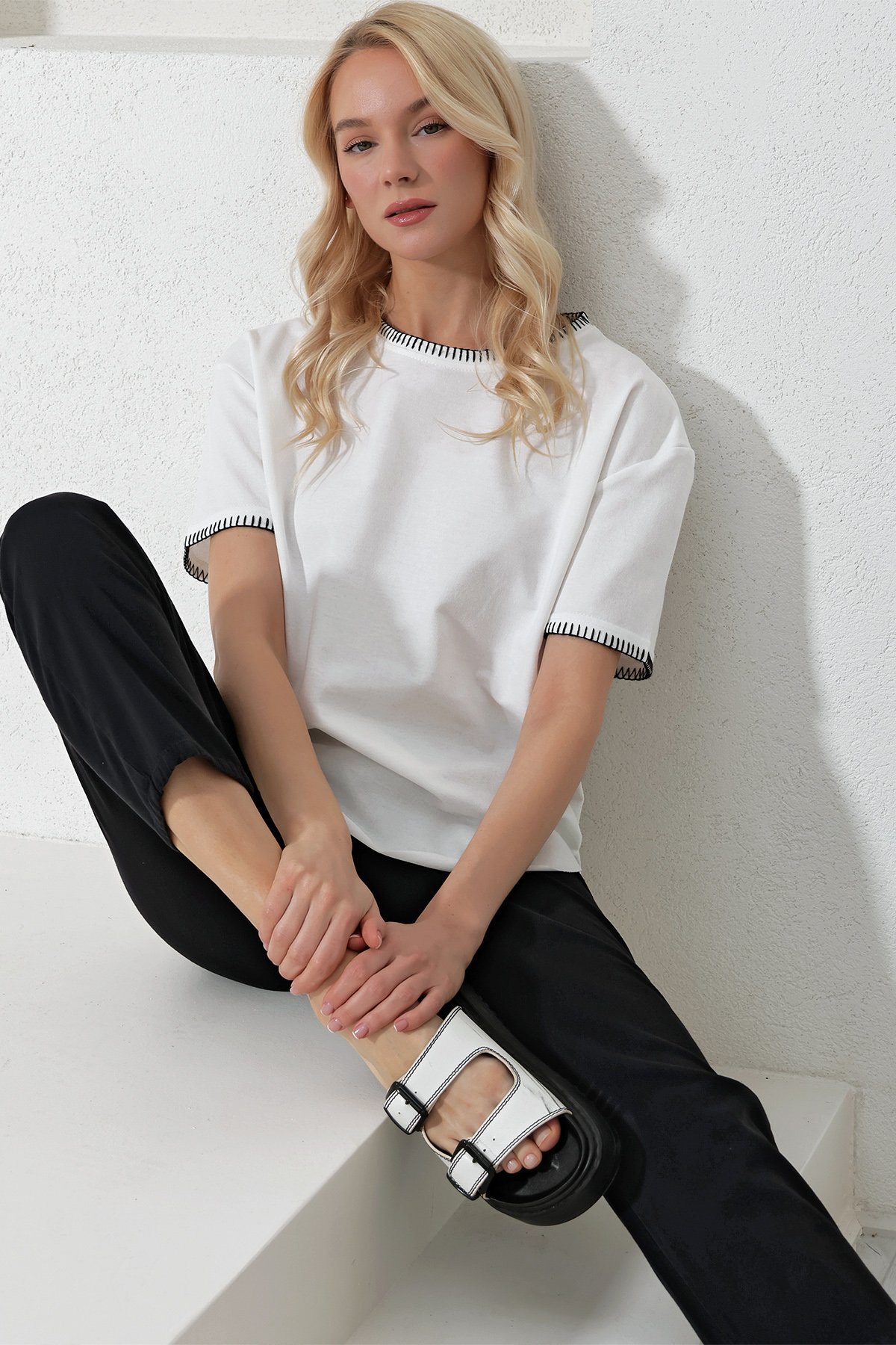 Bisiklet Yaka Çoban Dikişli Relaxed Fit Bluz - Beyaz