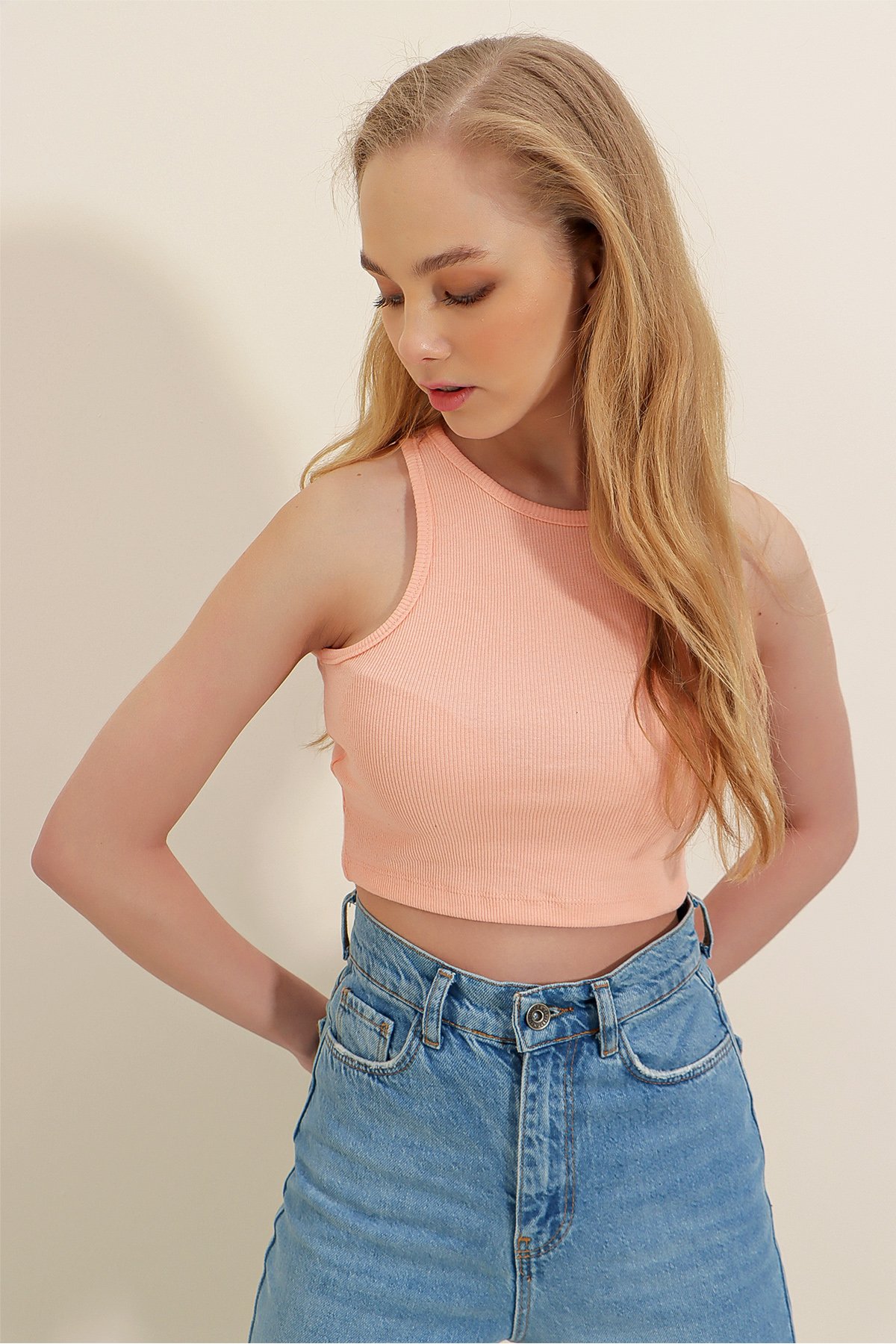 Bisiklet Yaka Crop Bluz - Yavruağzı