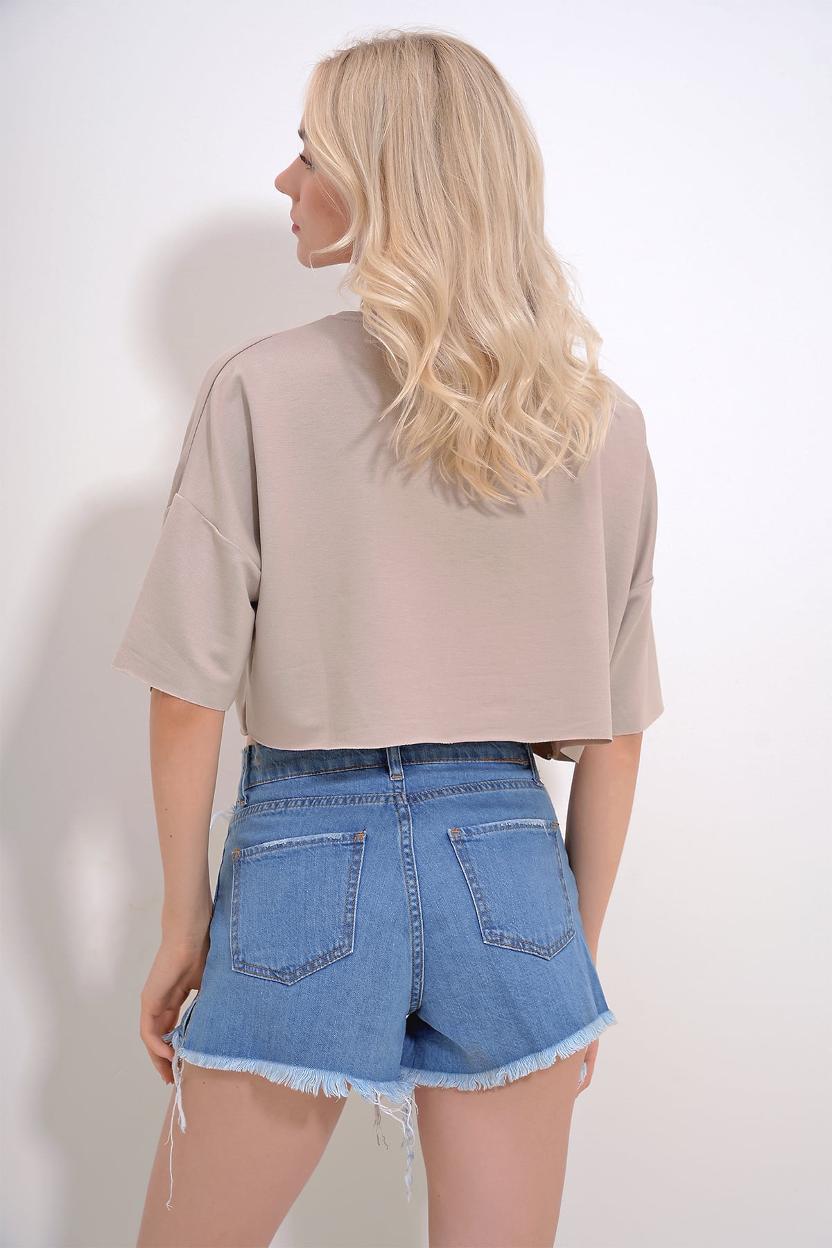 Bisiklet Yaka Crop Yumuşak Dokulu T-Shirt - Bej