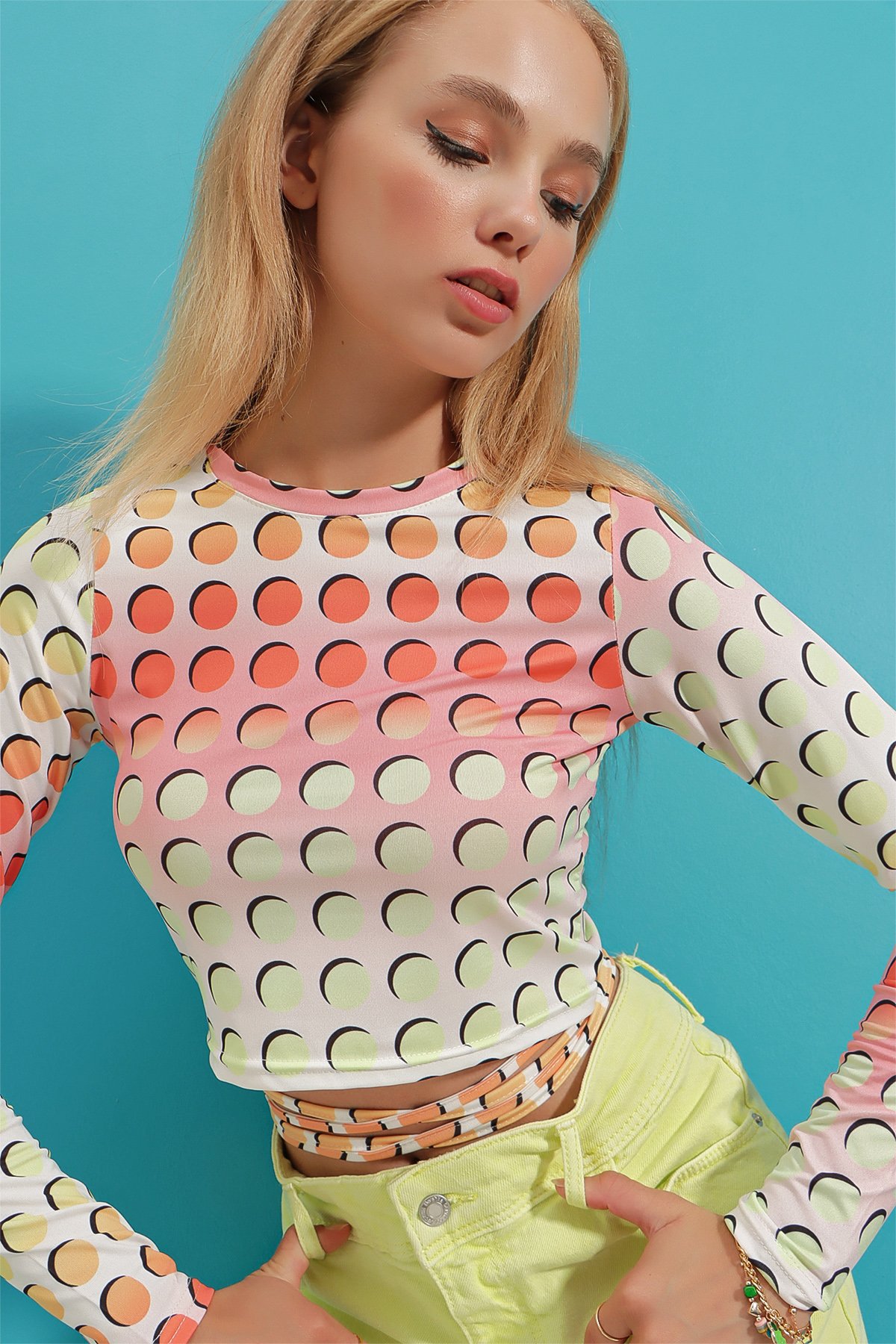Bisiklet Yaka Desenli Beli Bağcıklı Crop Bluz - Yeşil