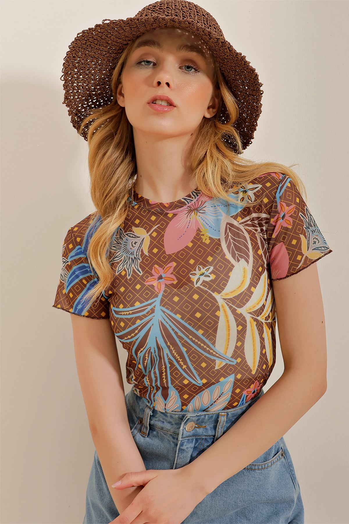 Bisiklet Yaka Desenli Tül Crop Bluz - Kahve